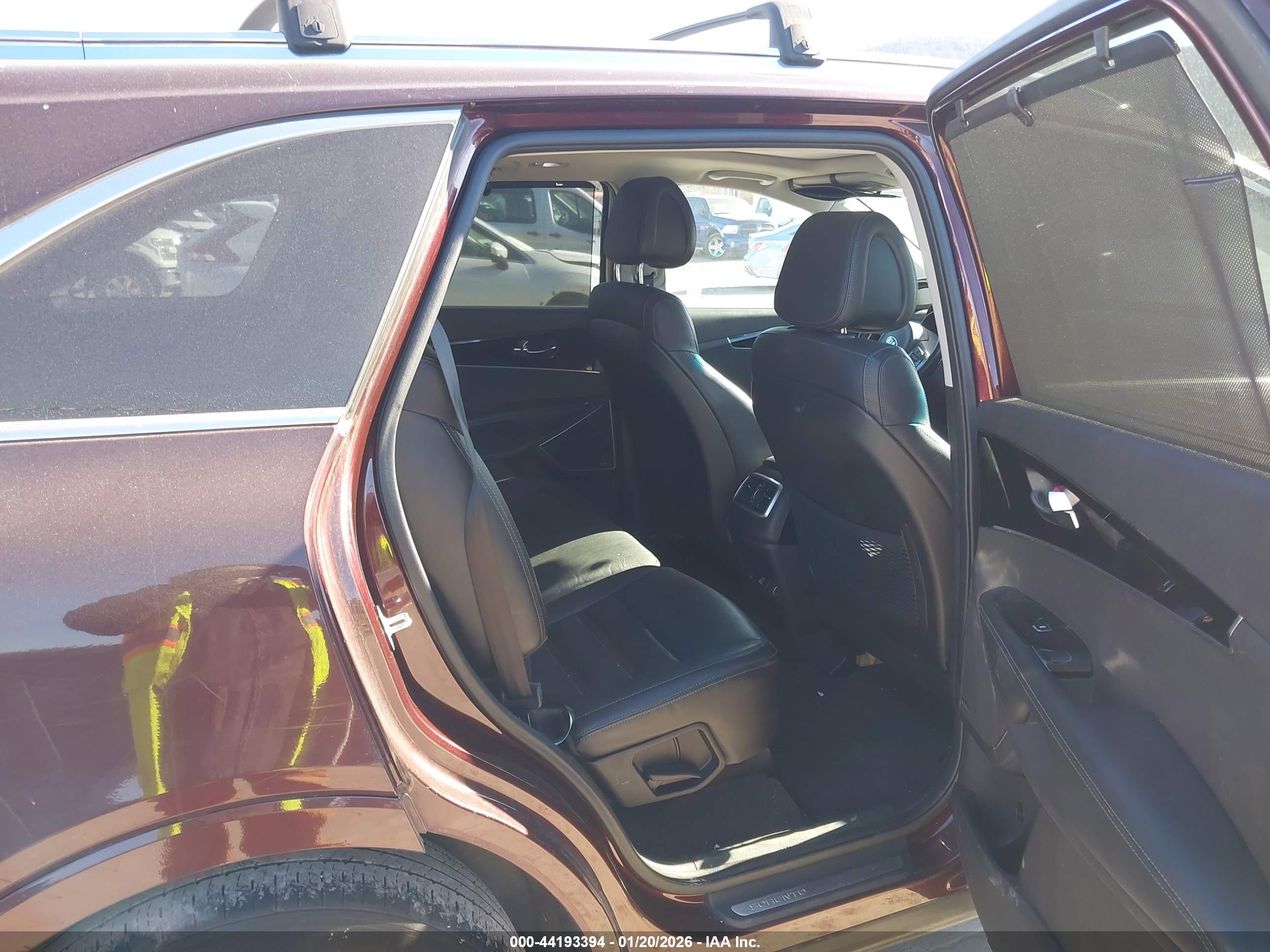 KIA SORENTO image 8