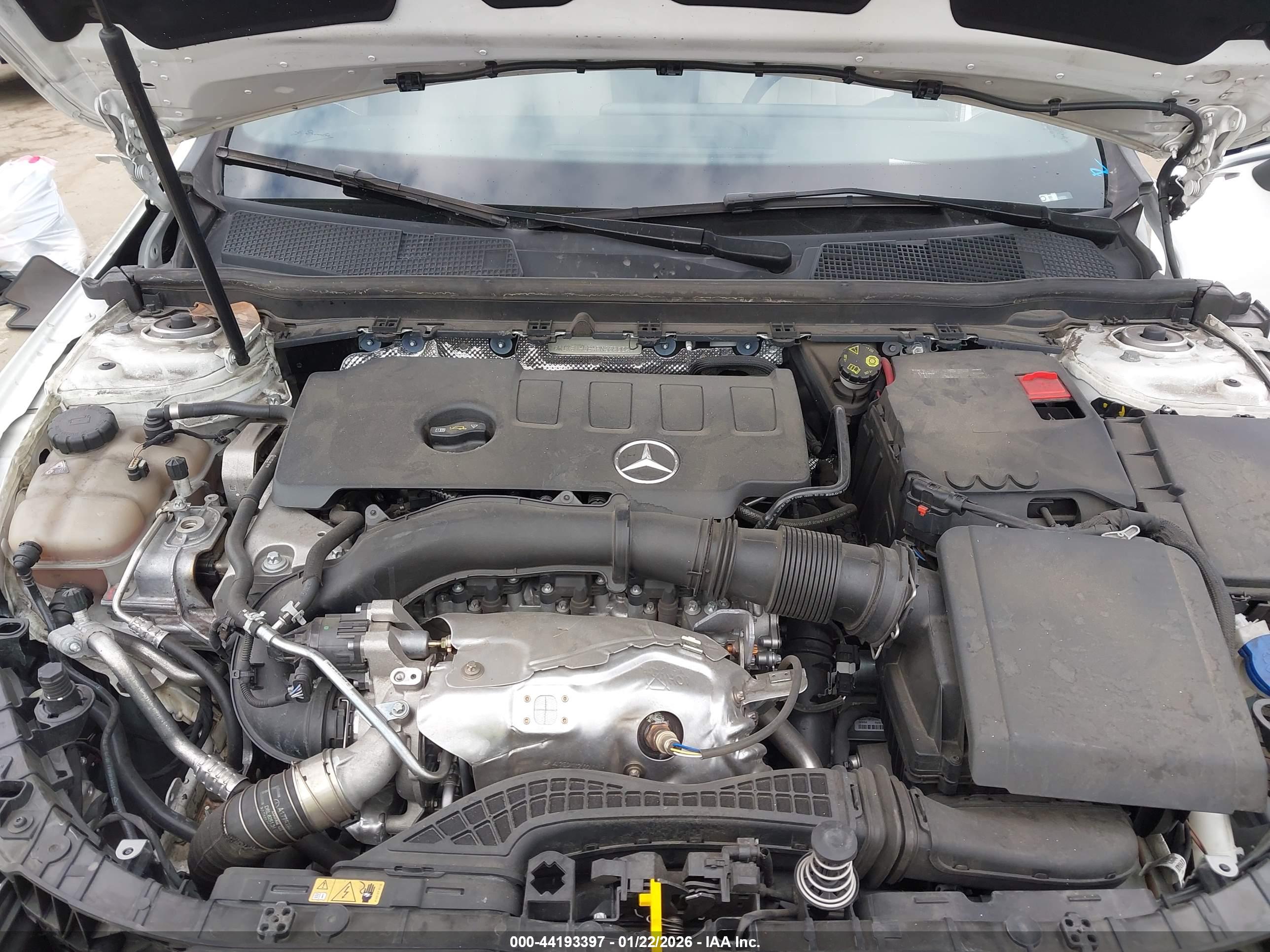 MERCEDES-BENZ CLA image 10