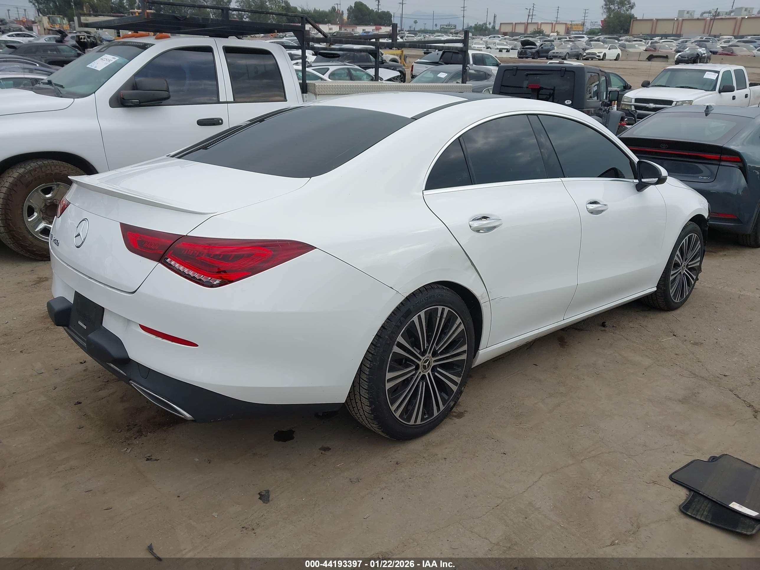 MERCEDES-BENZ CLA image 4
