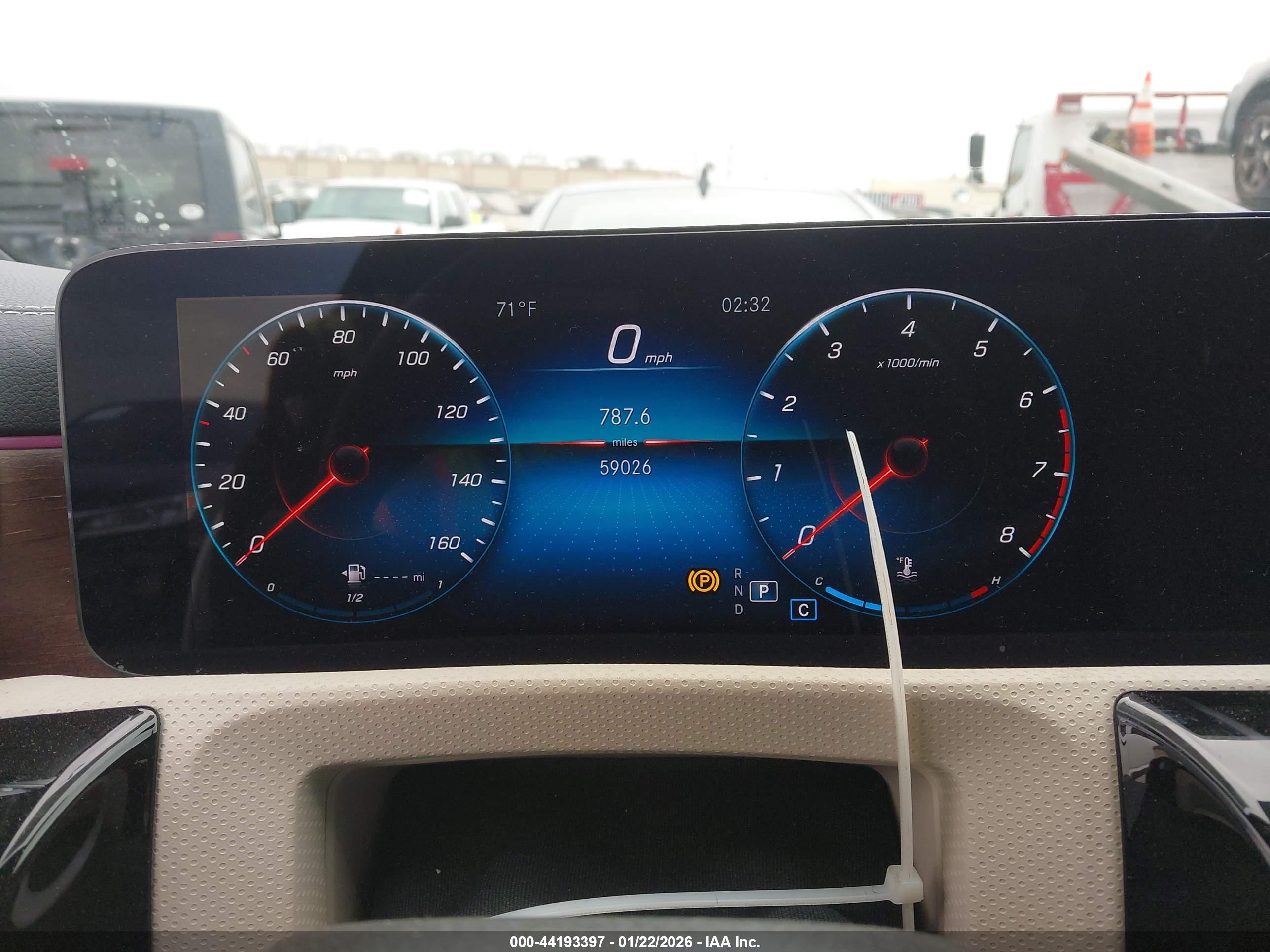 MERCEDES-BENZ CLA image 7