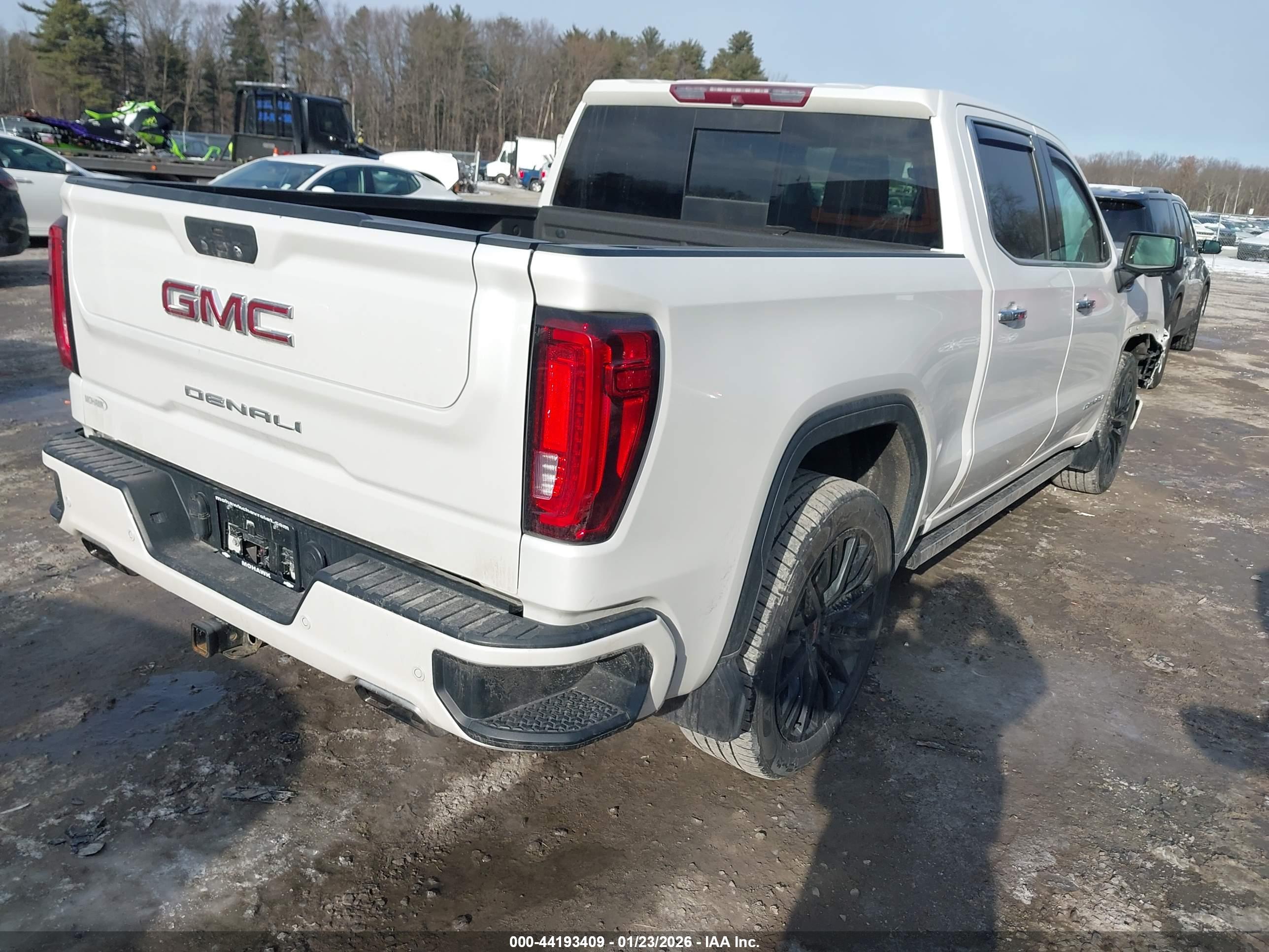 GMC SIERRA image 4