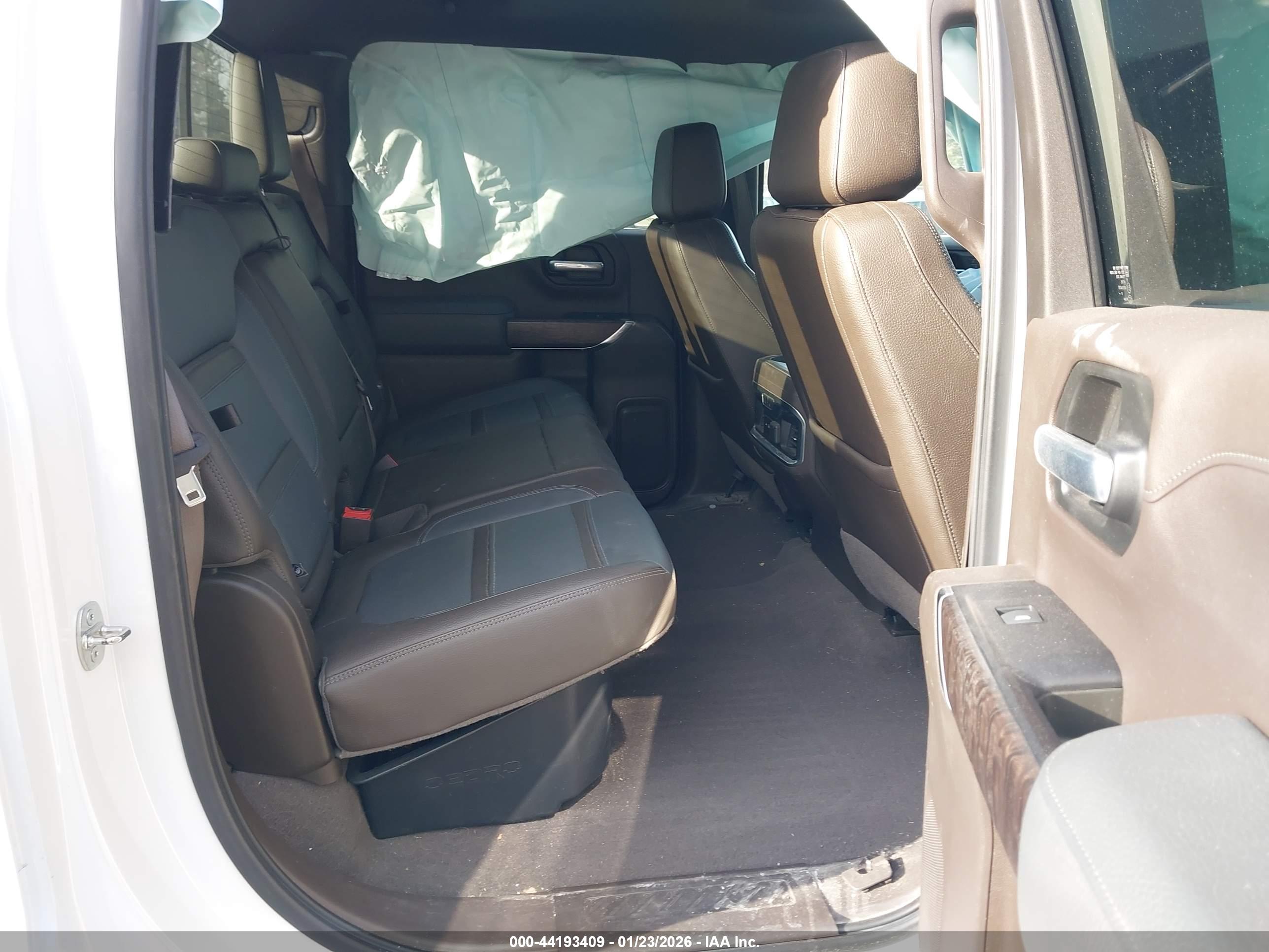GMC SIERRA image 8