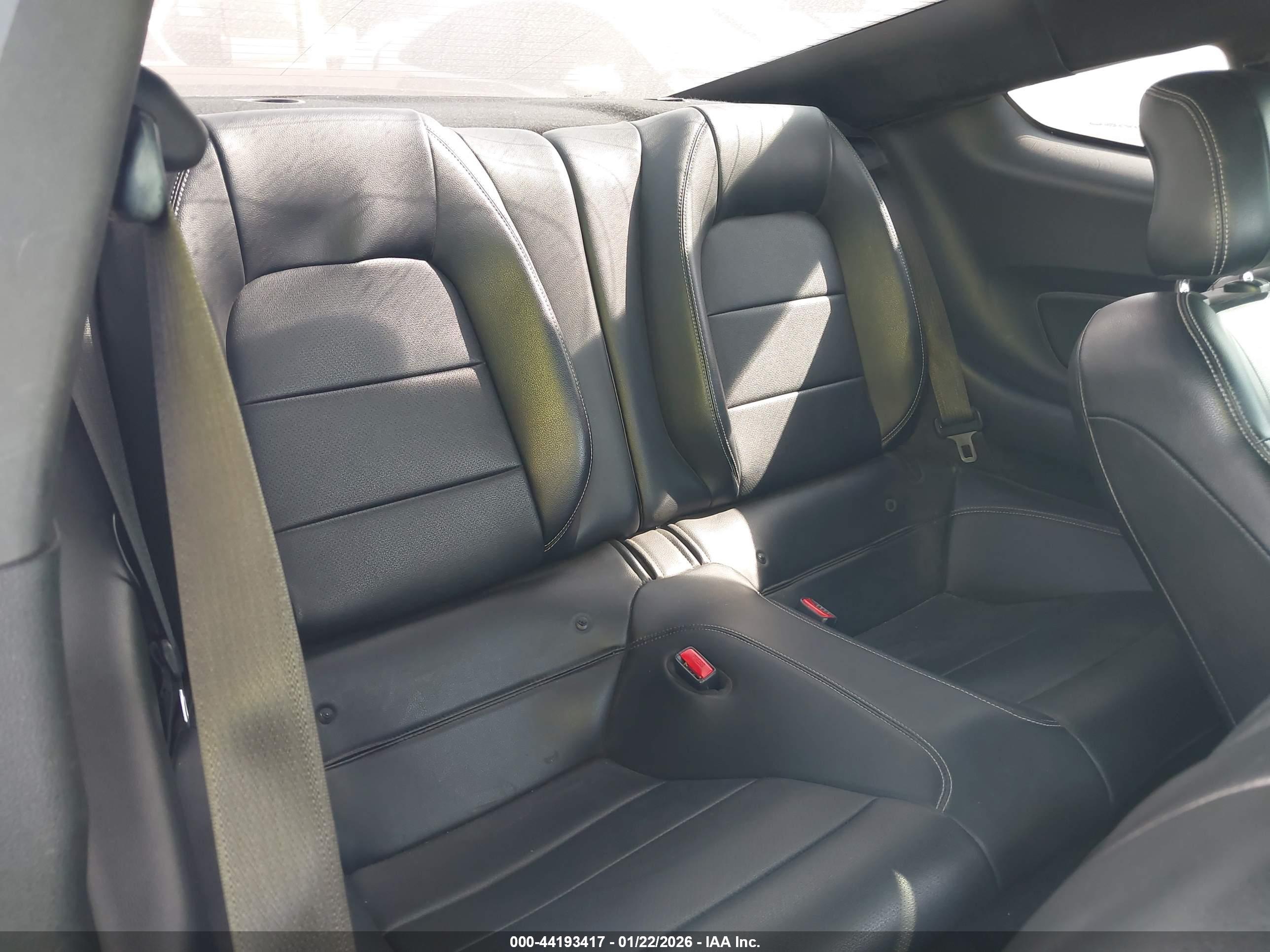 FORD MUSTANG image 8