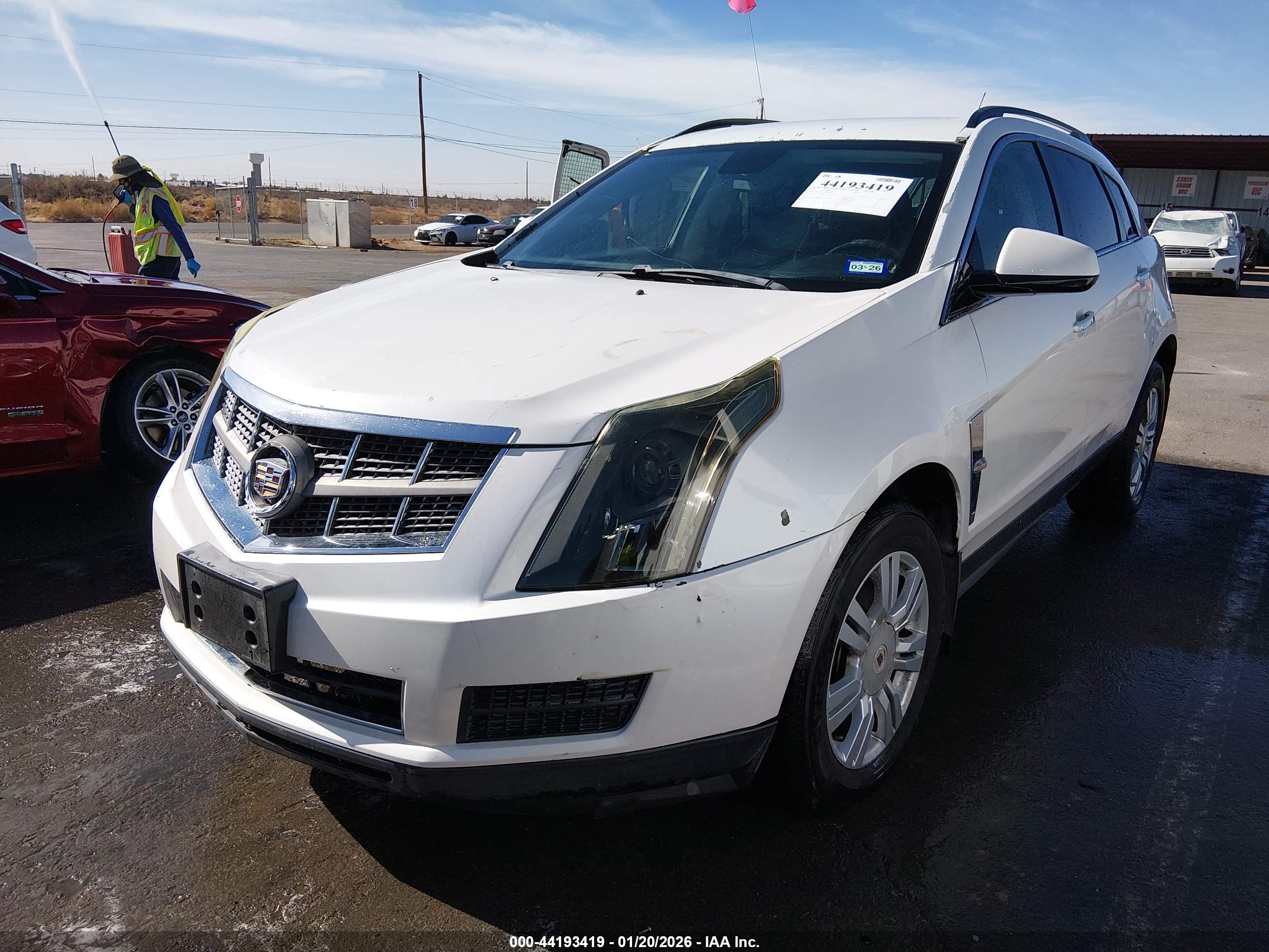 CADILLAC SRX image 2