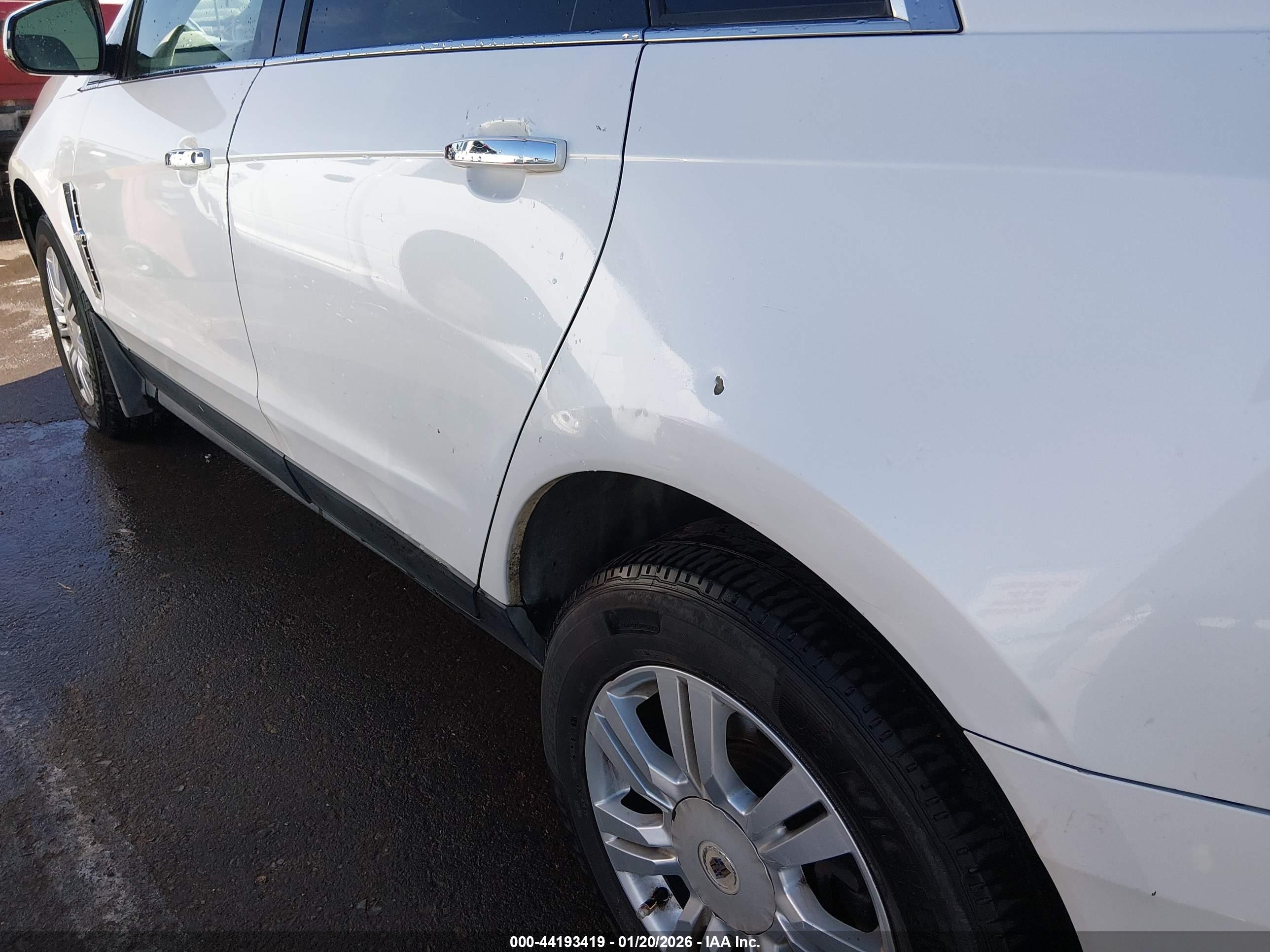 CADILLAC SRX image 6