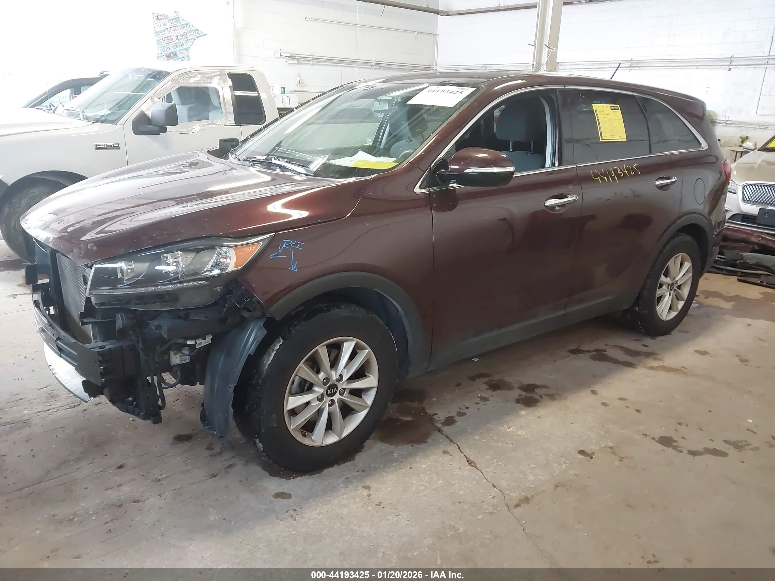 KIA SORENTO image 2