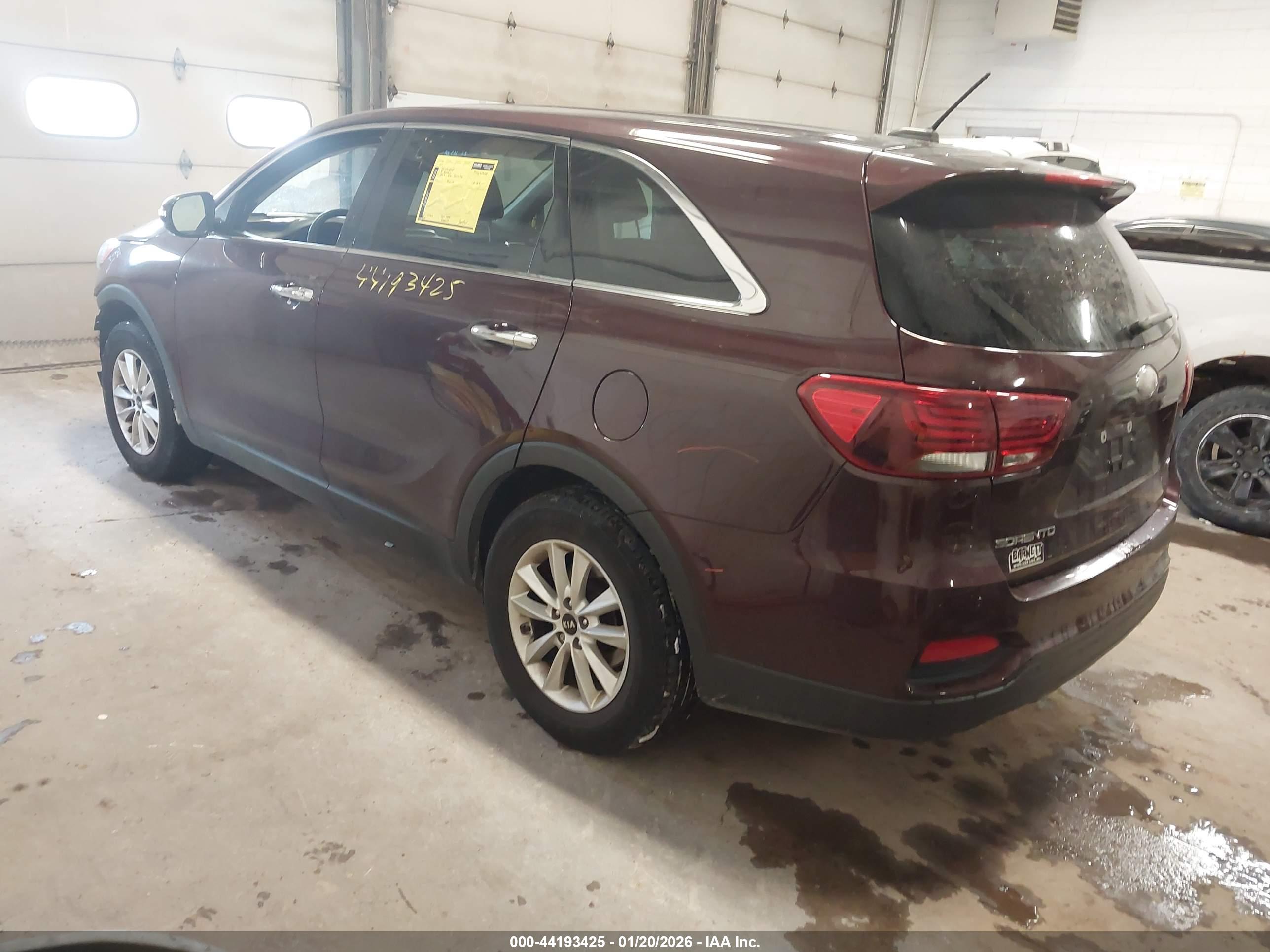 KIA SORENTO image 3