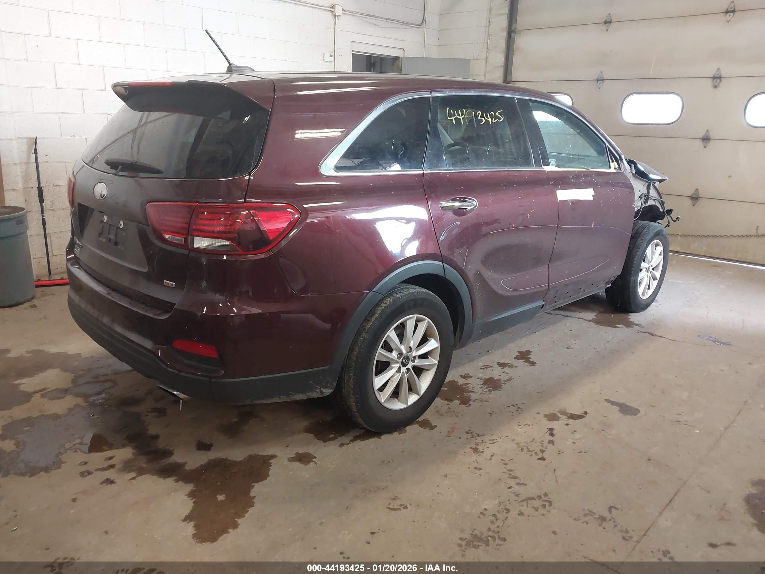KIA SORENTO image 4