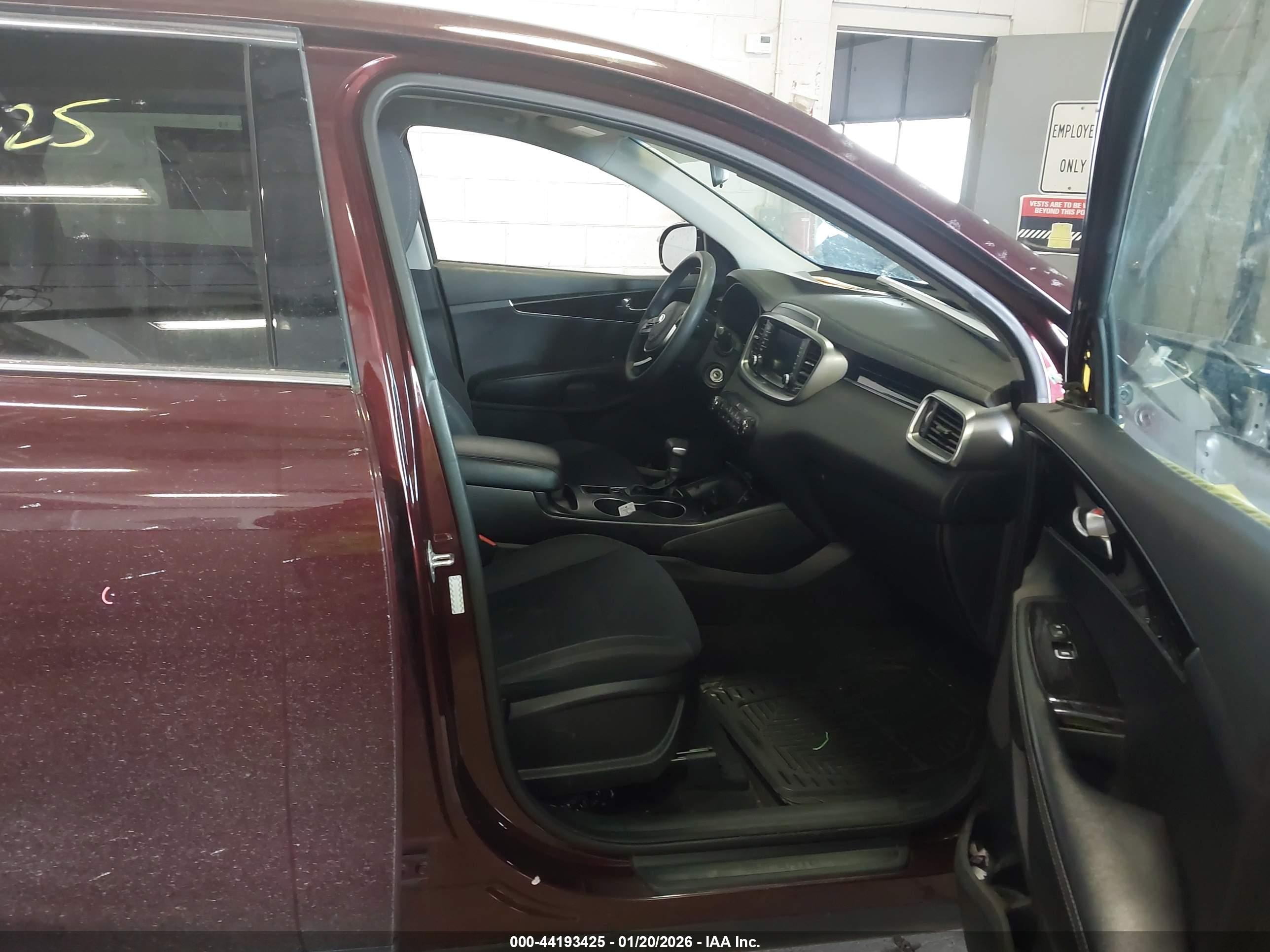 KIA SORENTO image 5