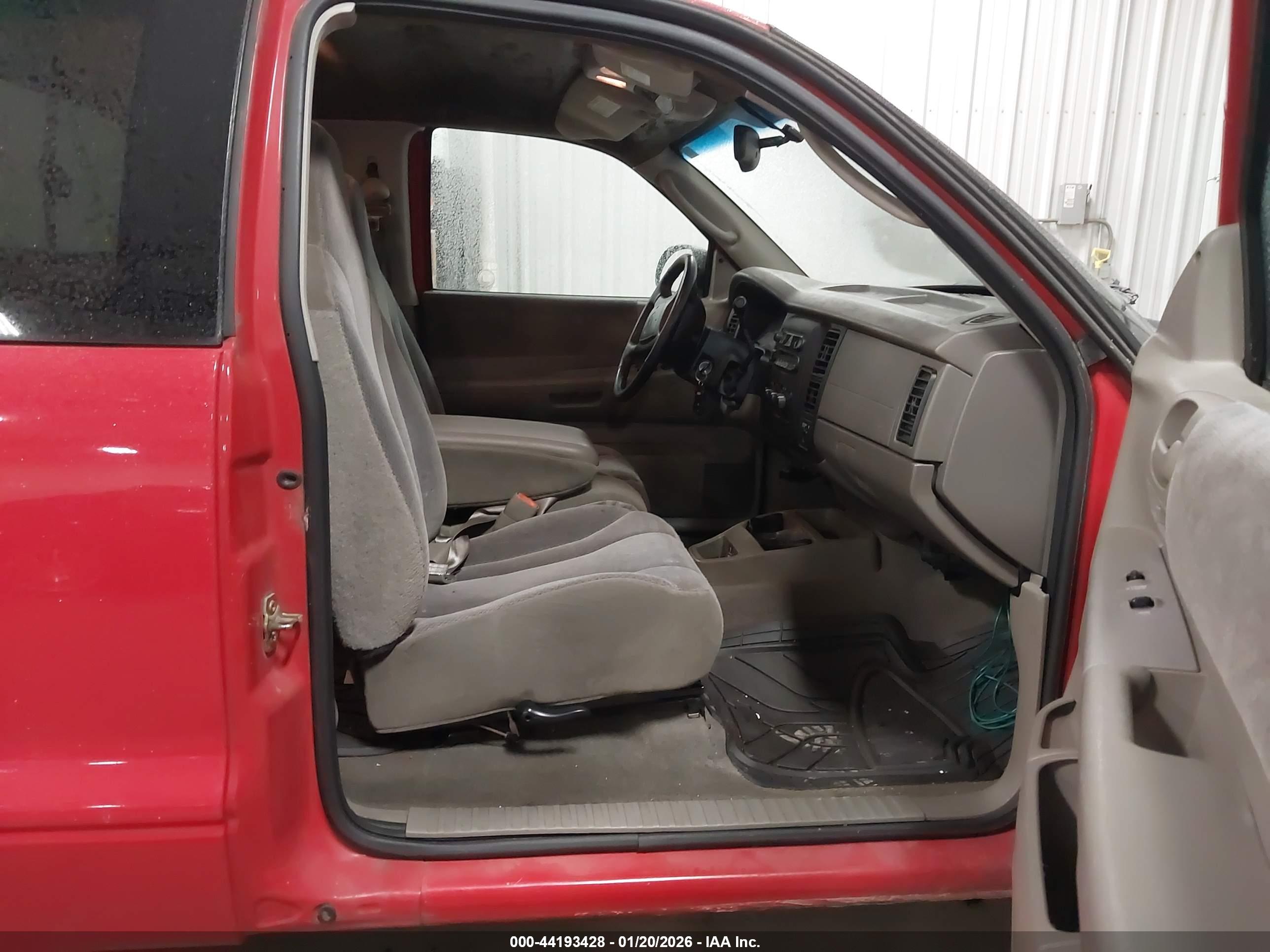 DODGE DAKOTA image 5
