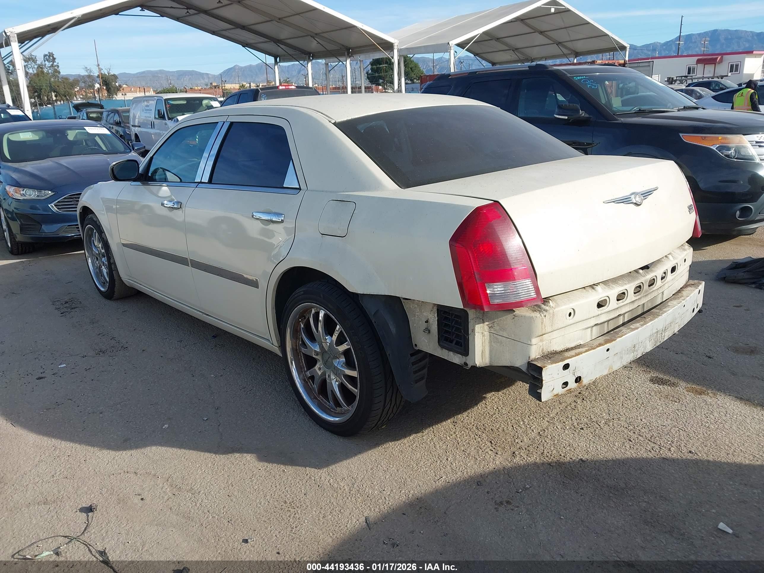 CHRYSLER 300 image 3