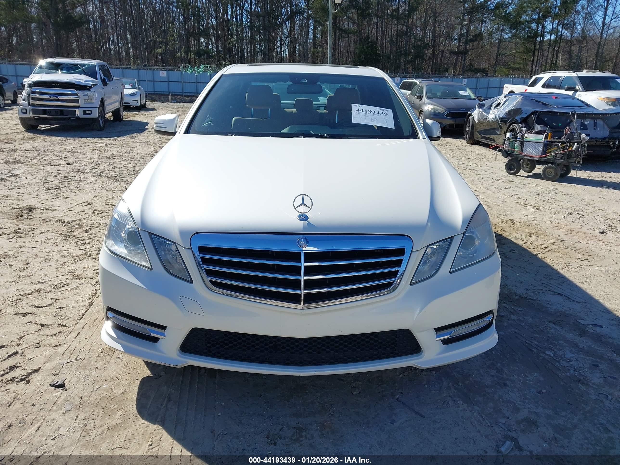 MERCEDES-BENZ E image 6