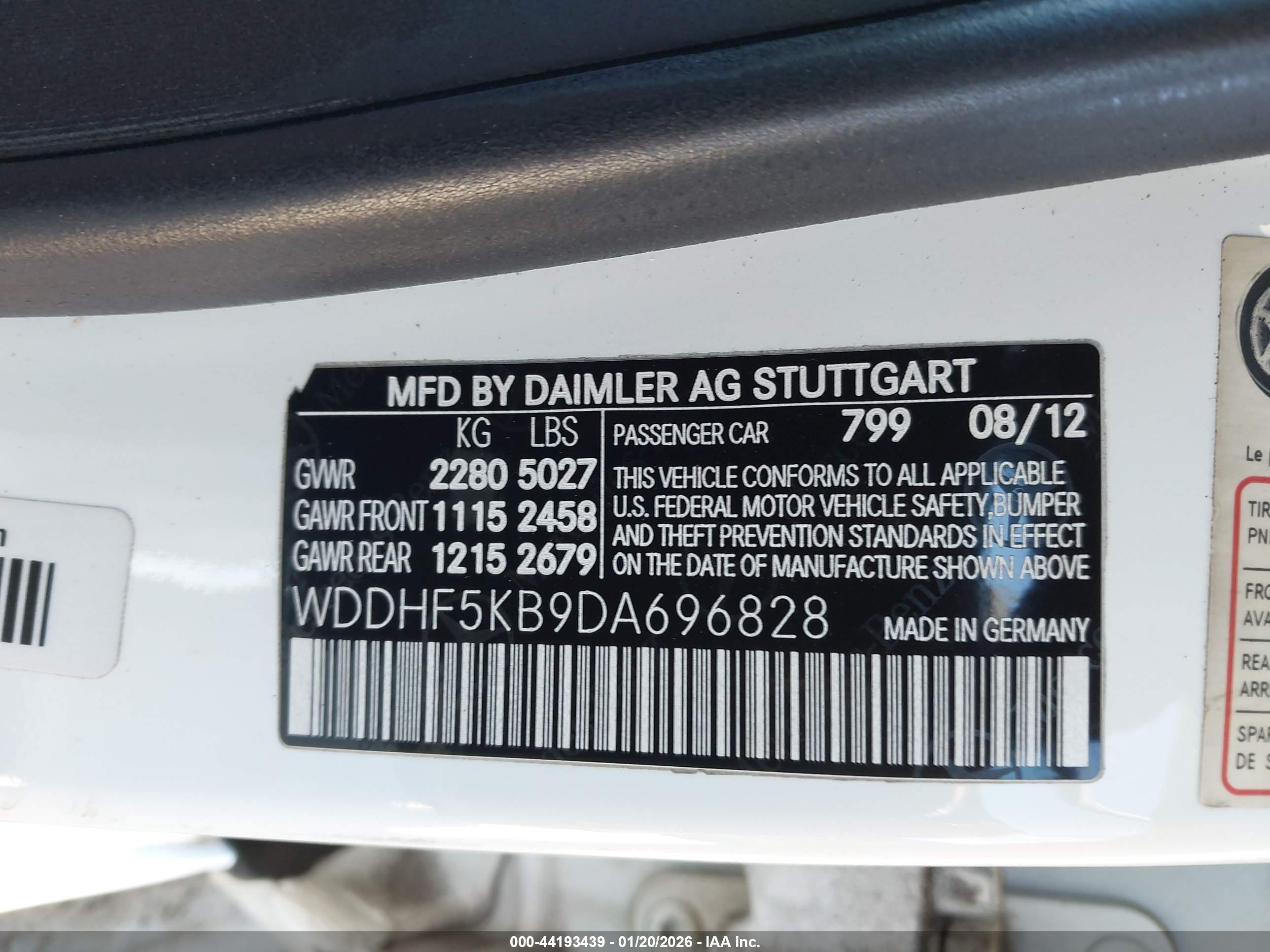 MERCEDES-BENZ E image 9