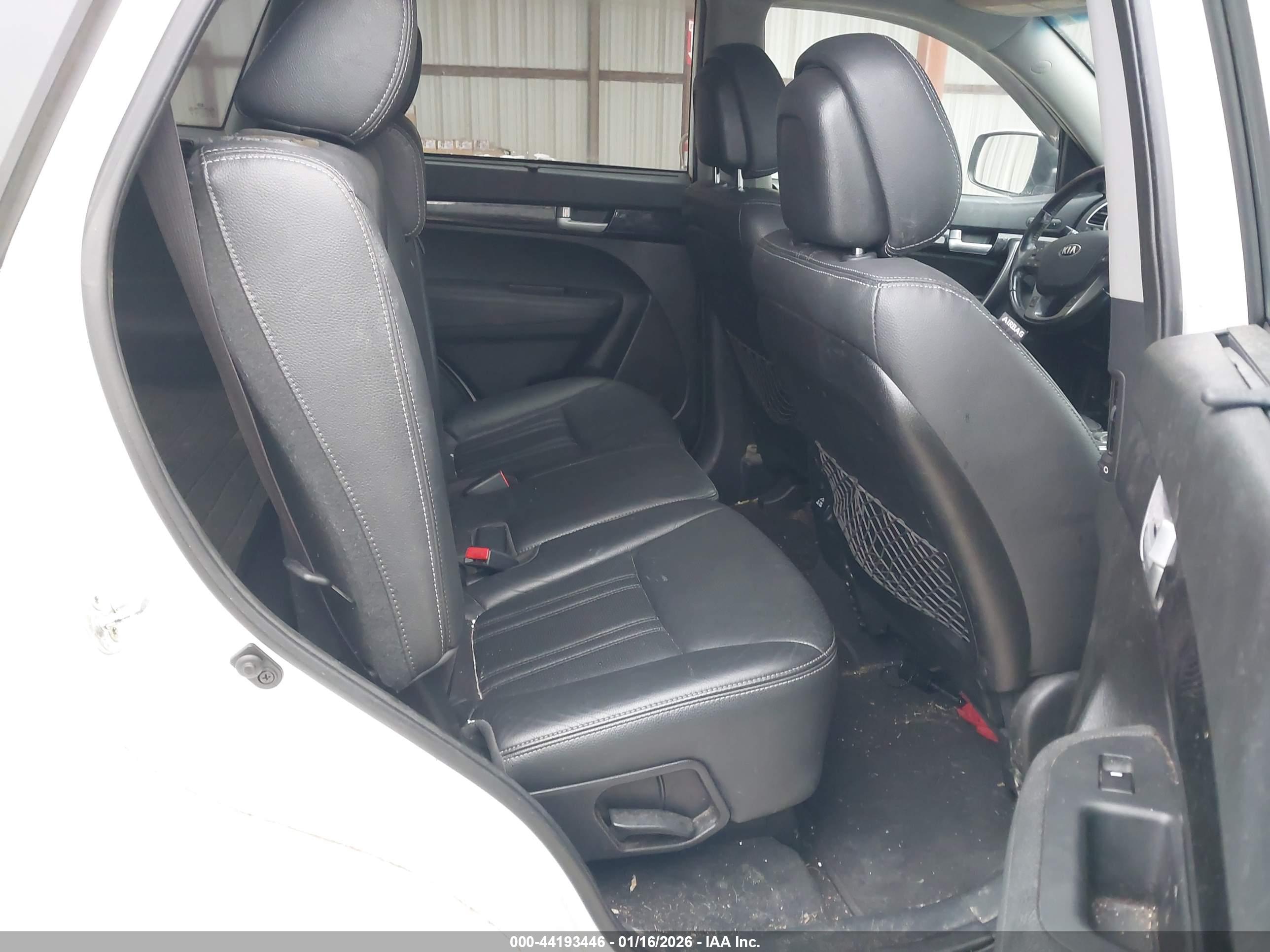 KIA SORENTO image 8