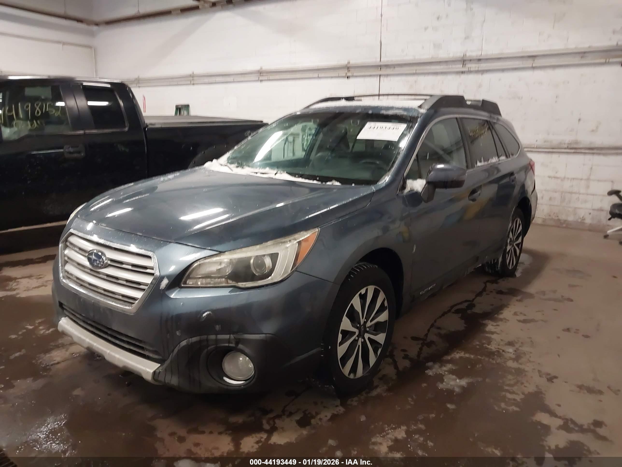 SUBARU OUTBACK image 2