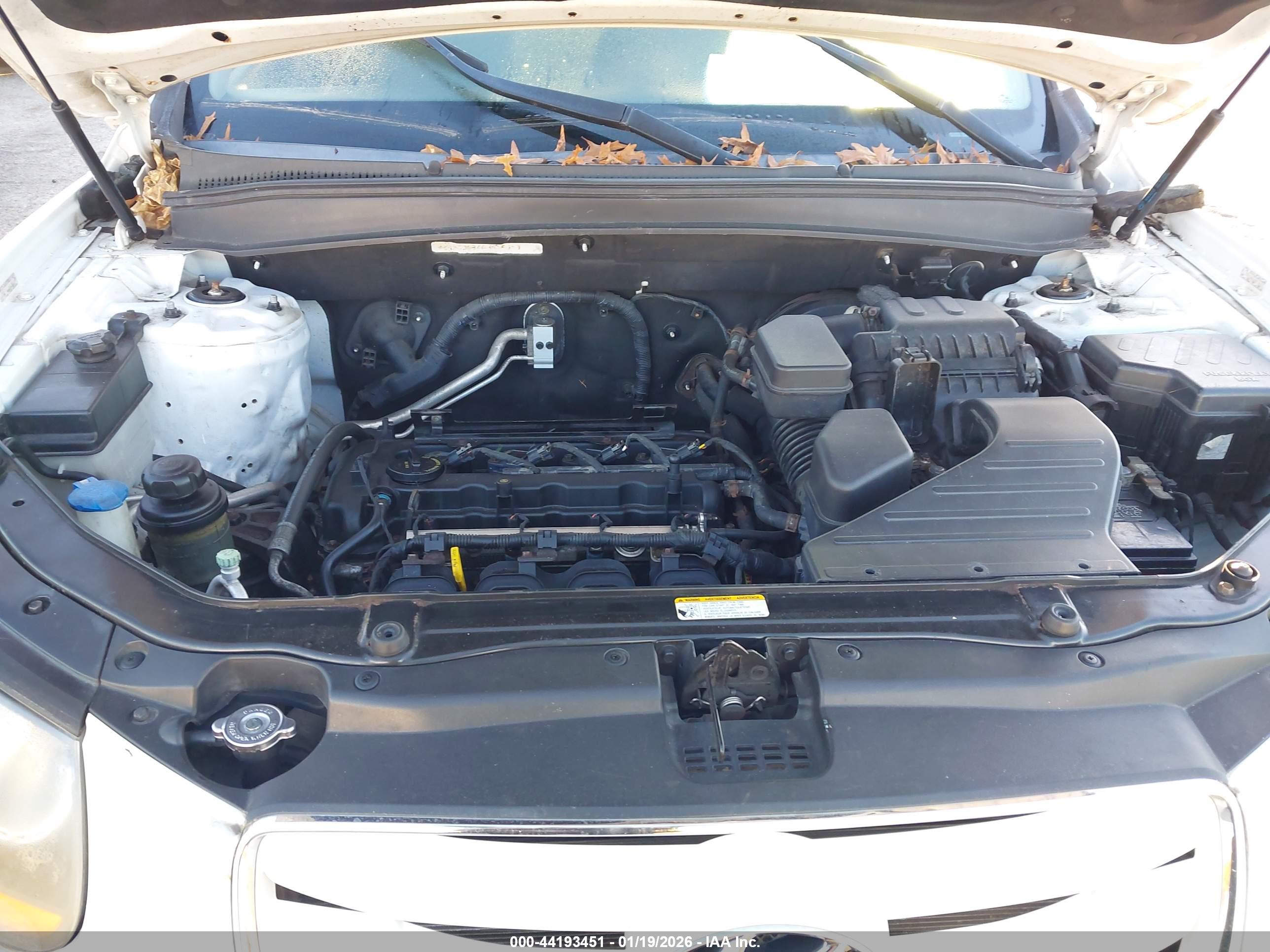 HYUNDAI SANTA image 10