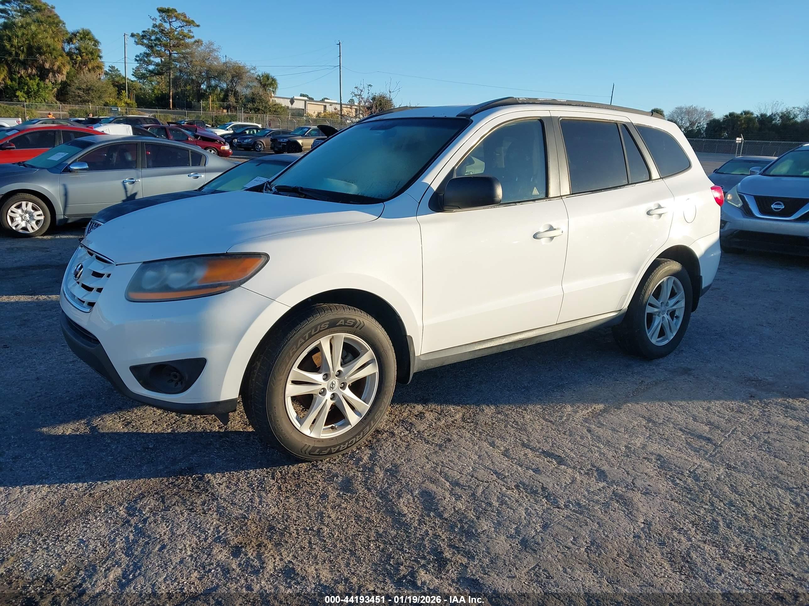 HYUNDAI SANTA image 2