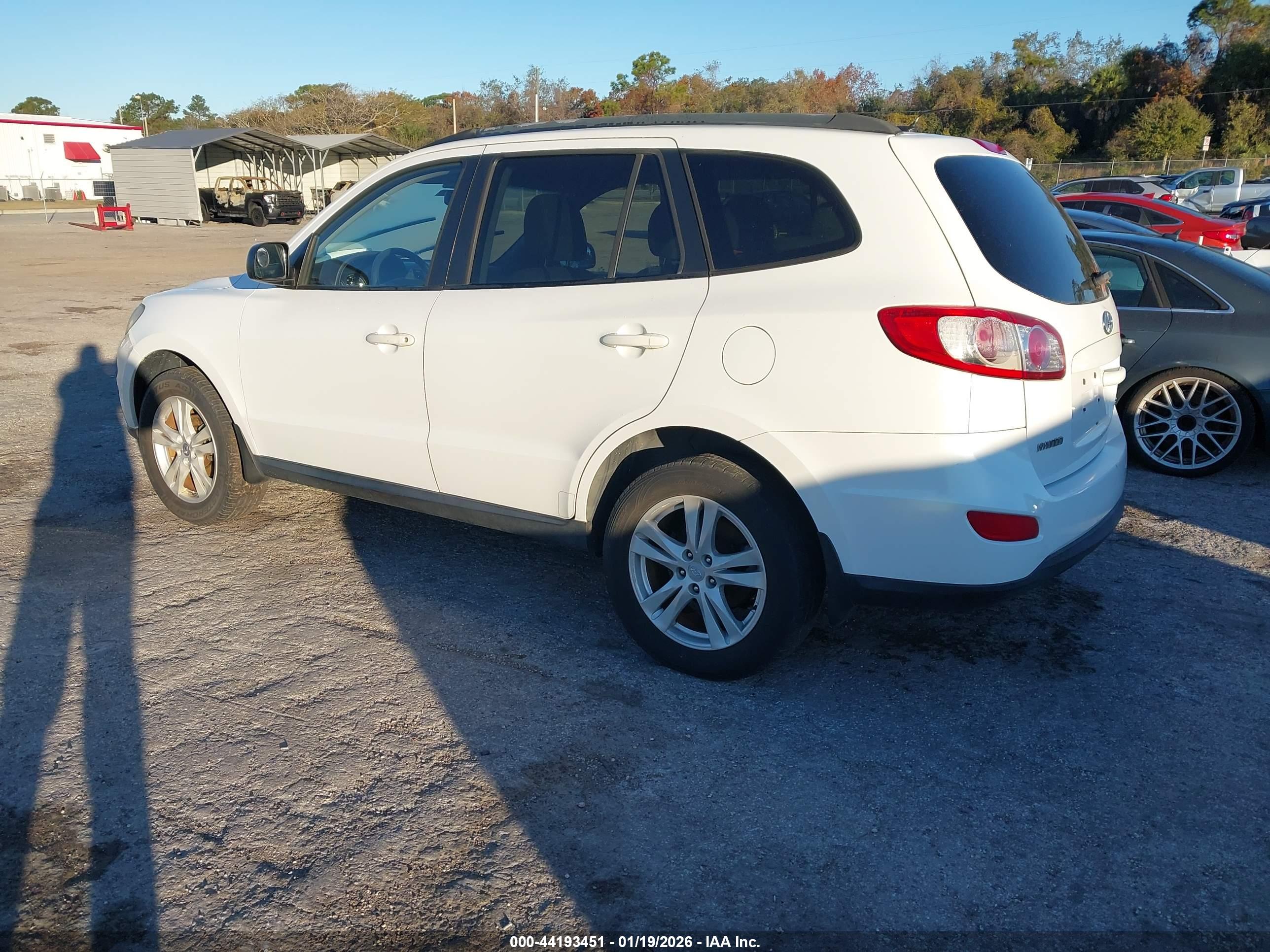 HYUNDAI SANTA image 3