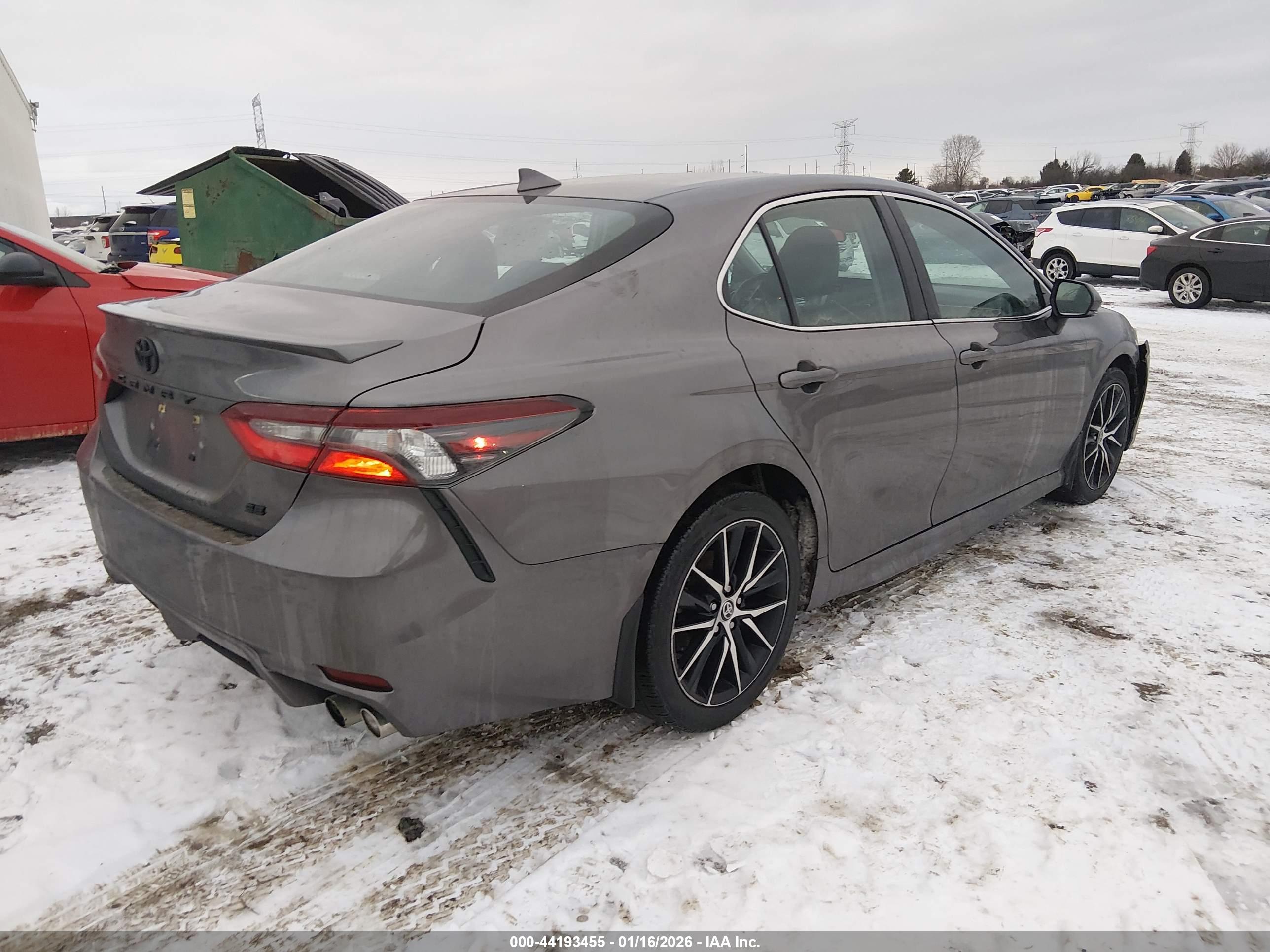 TOYOTA CAMRY image 4