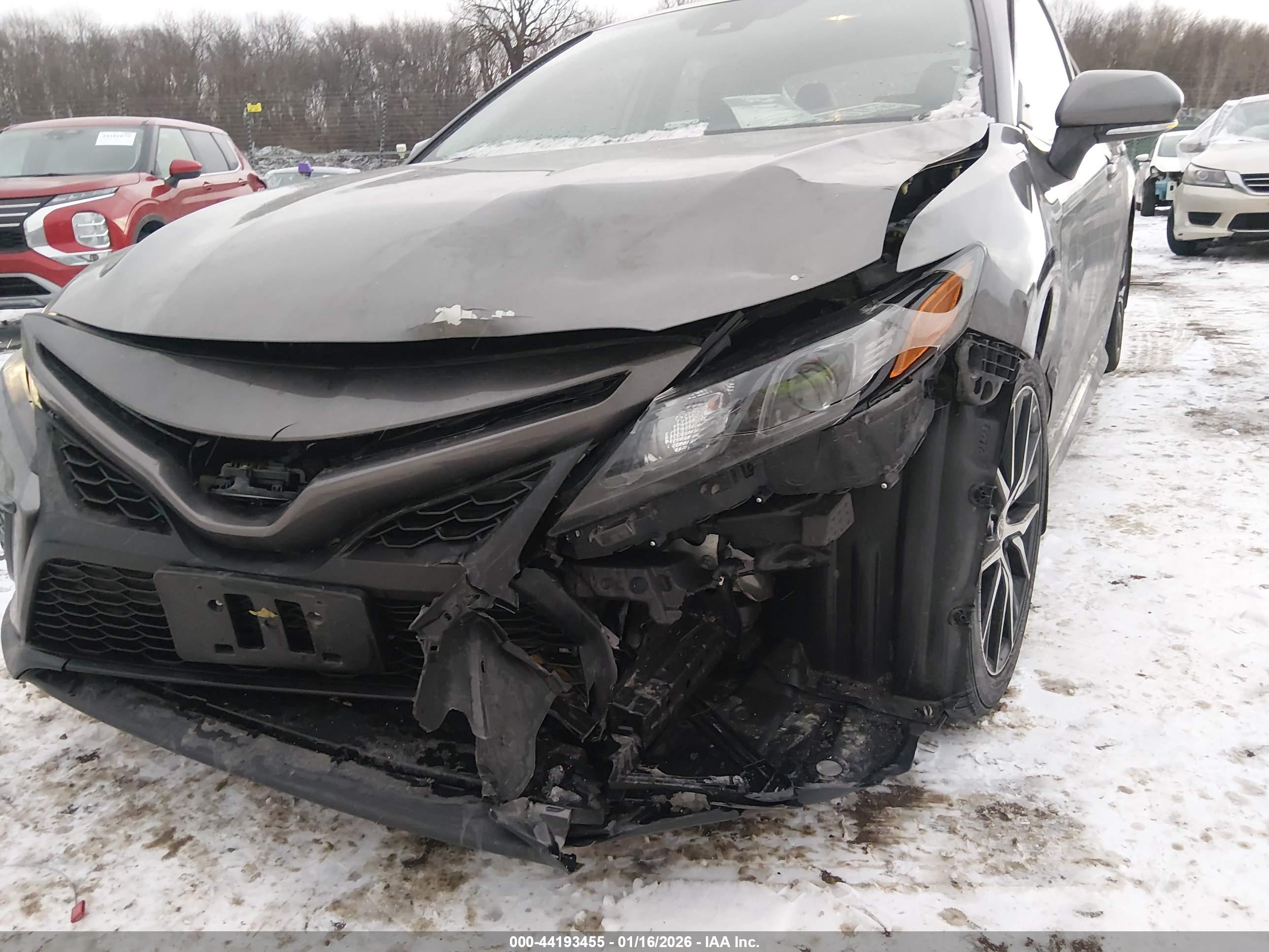 TOYOTA CAMRY image 6