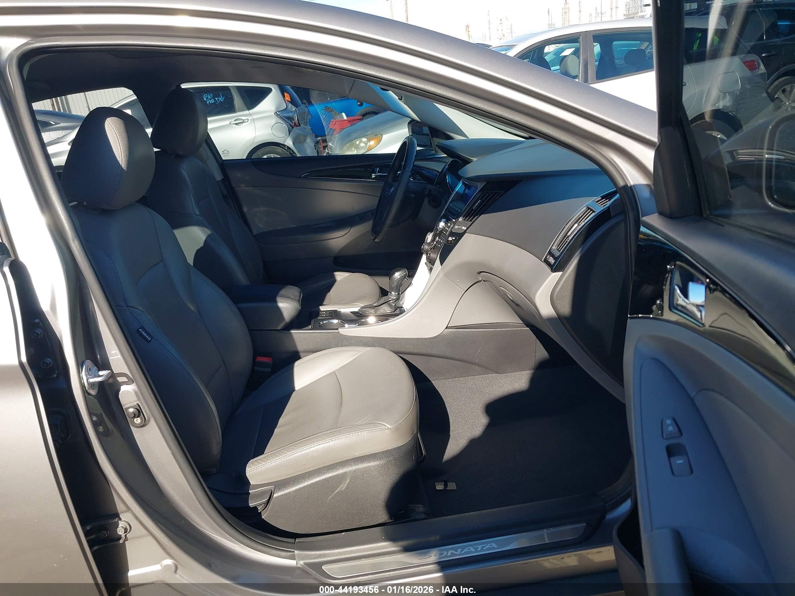 HYUNDAI SONATA image 5