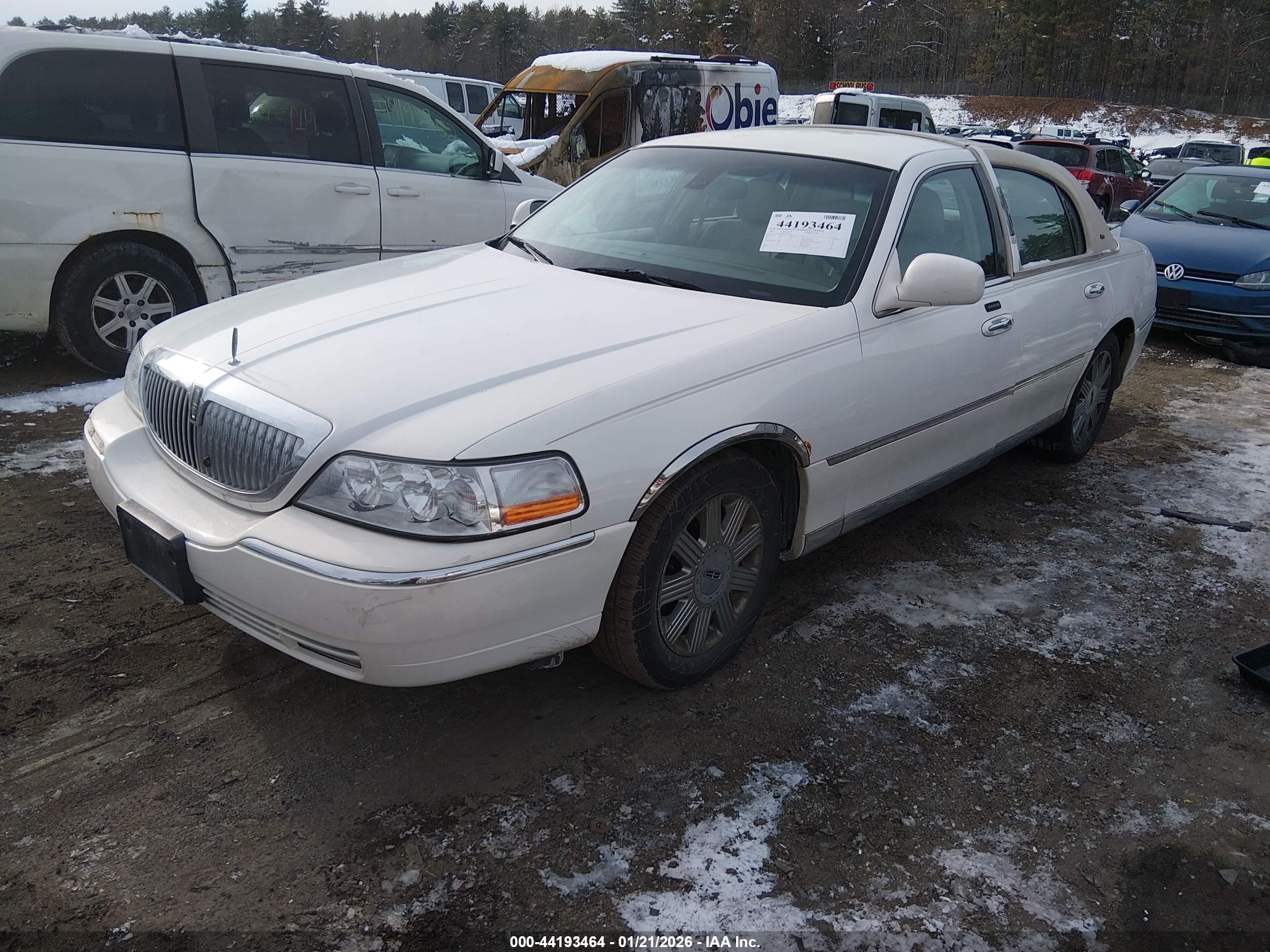 LINCOLN TOWN image 2