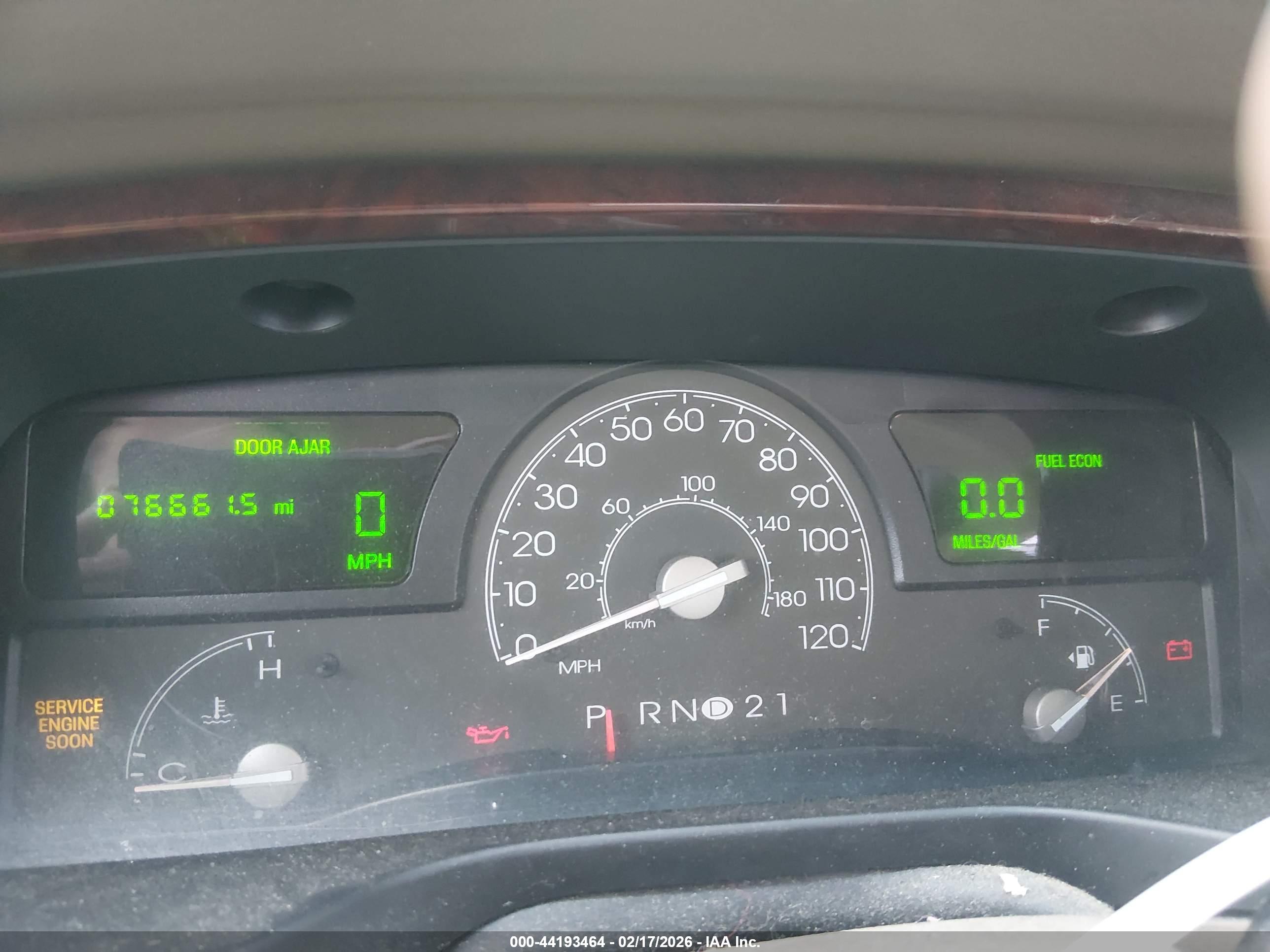 LINCOLN TOWN image 7