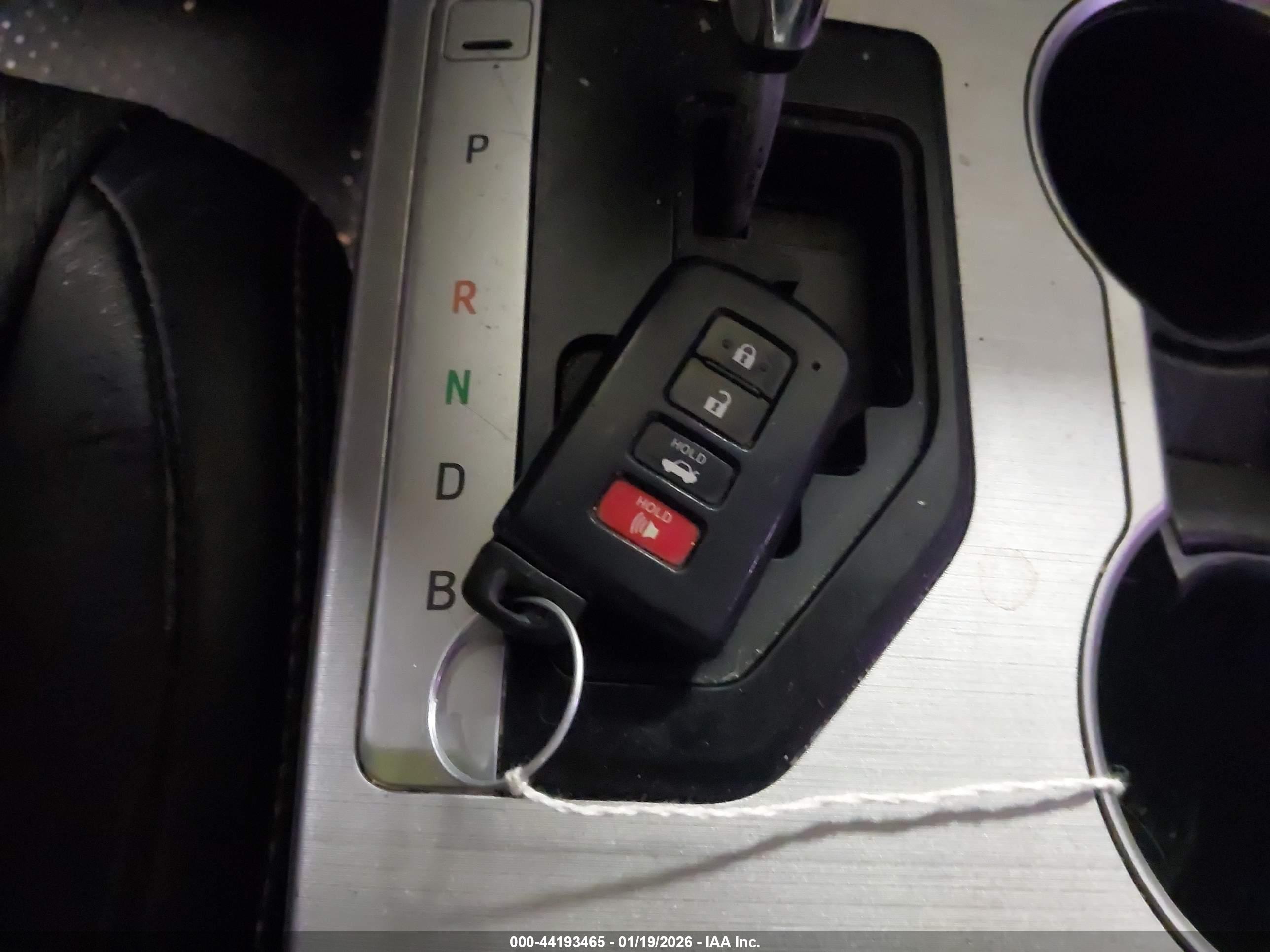 TOYOTA CAMRY image 11