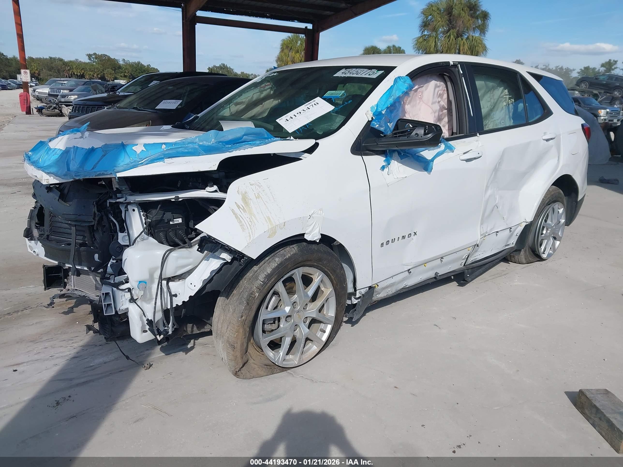 CHEVROLET EQUINOX image 2