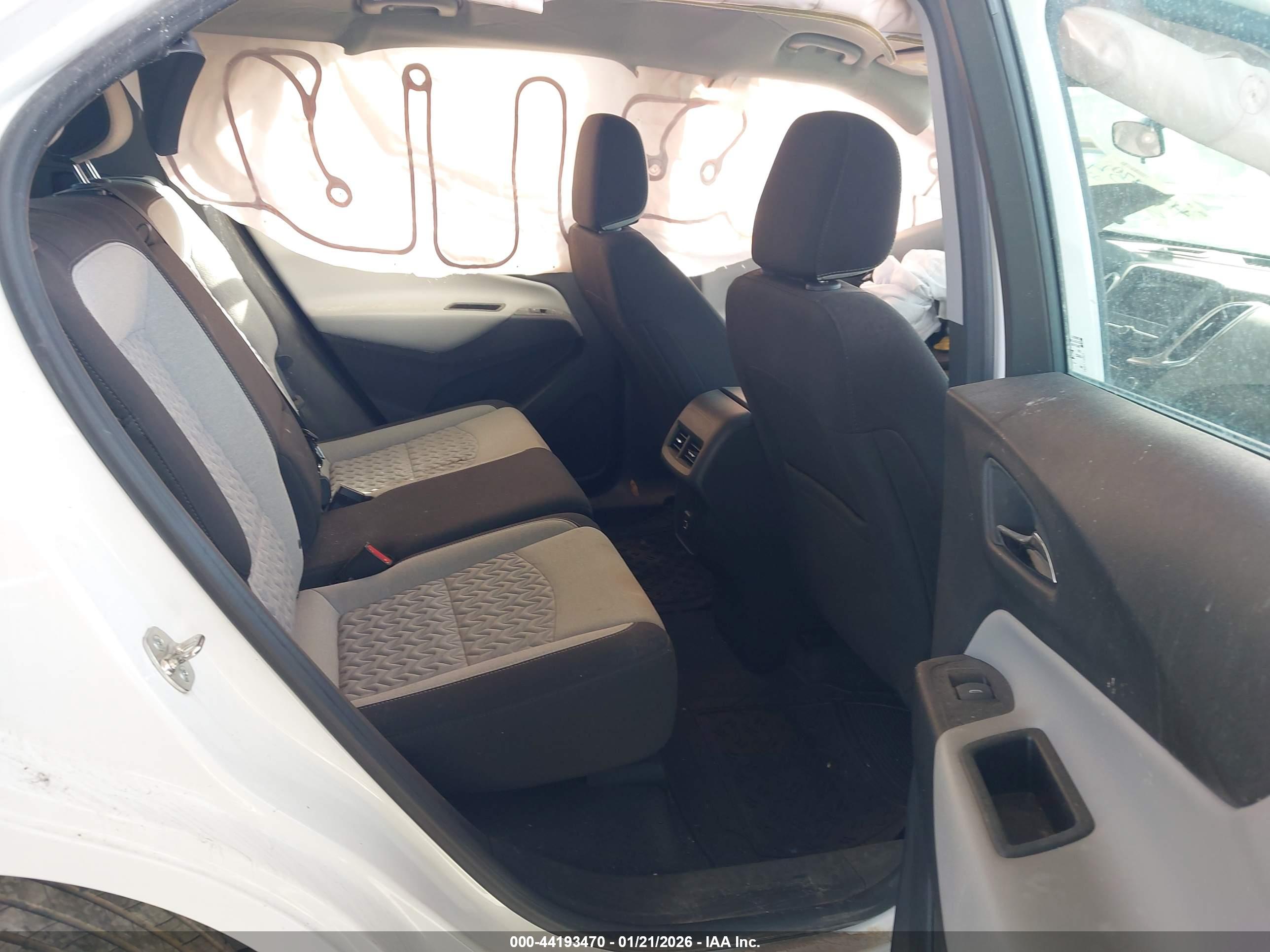CHEVROLET EQUINOX image 8