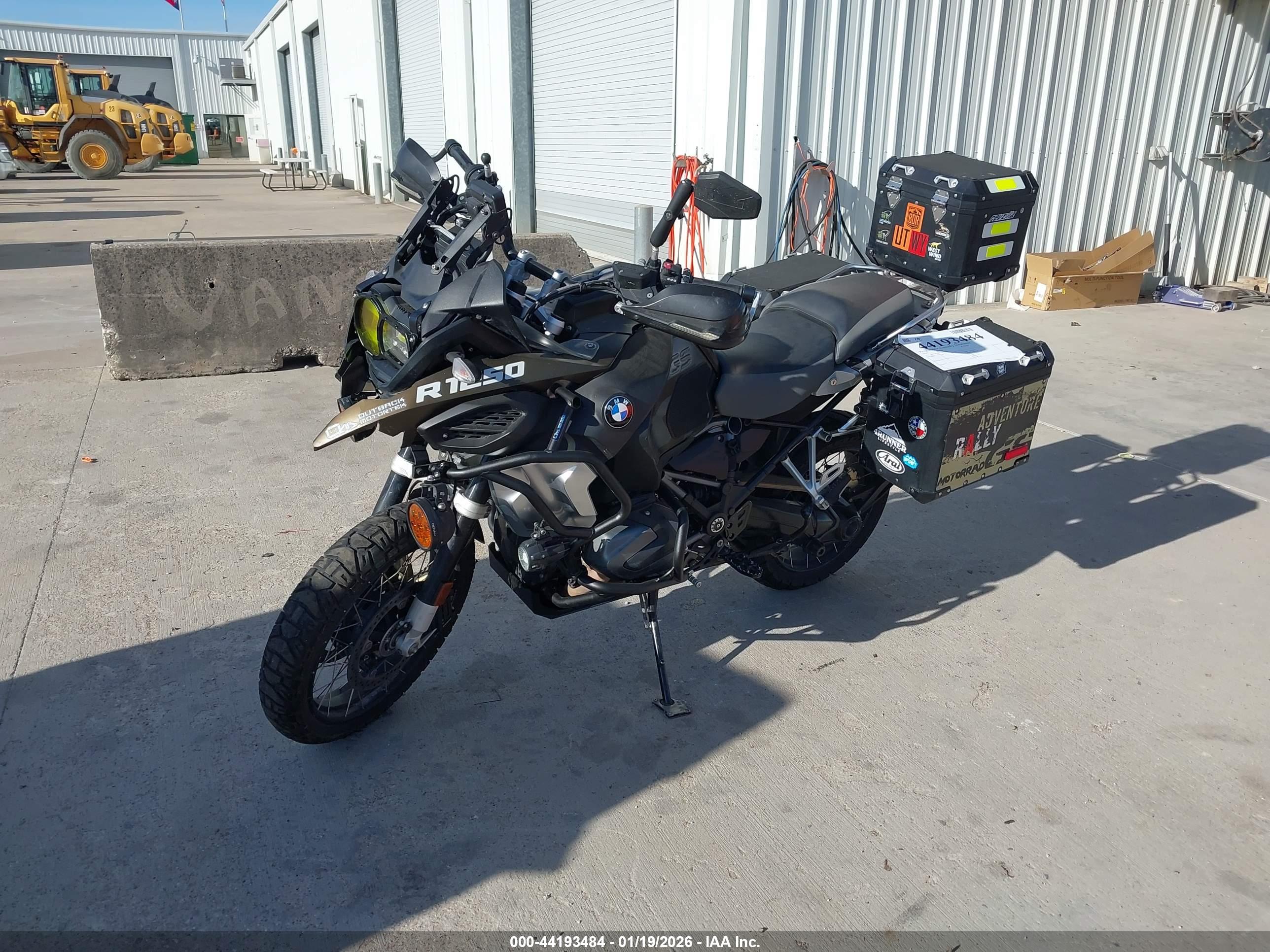 BMW R image 2