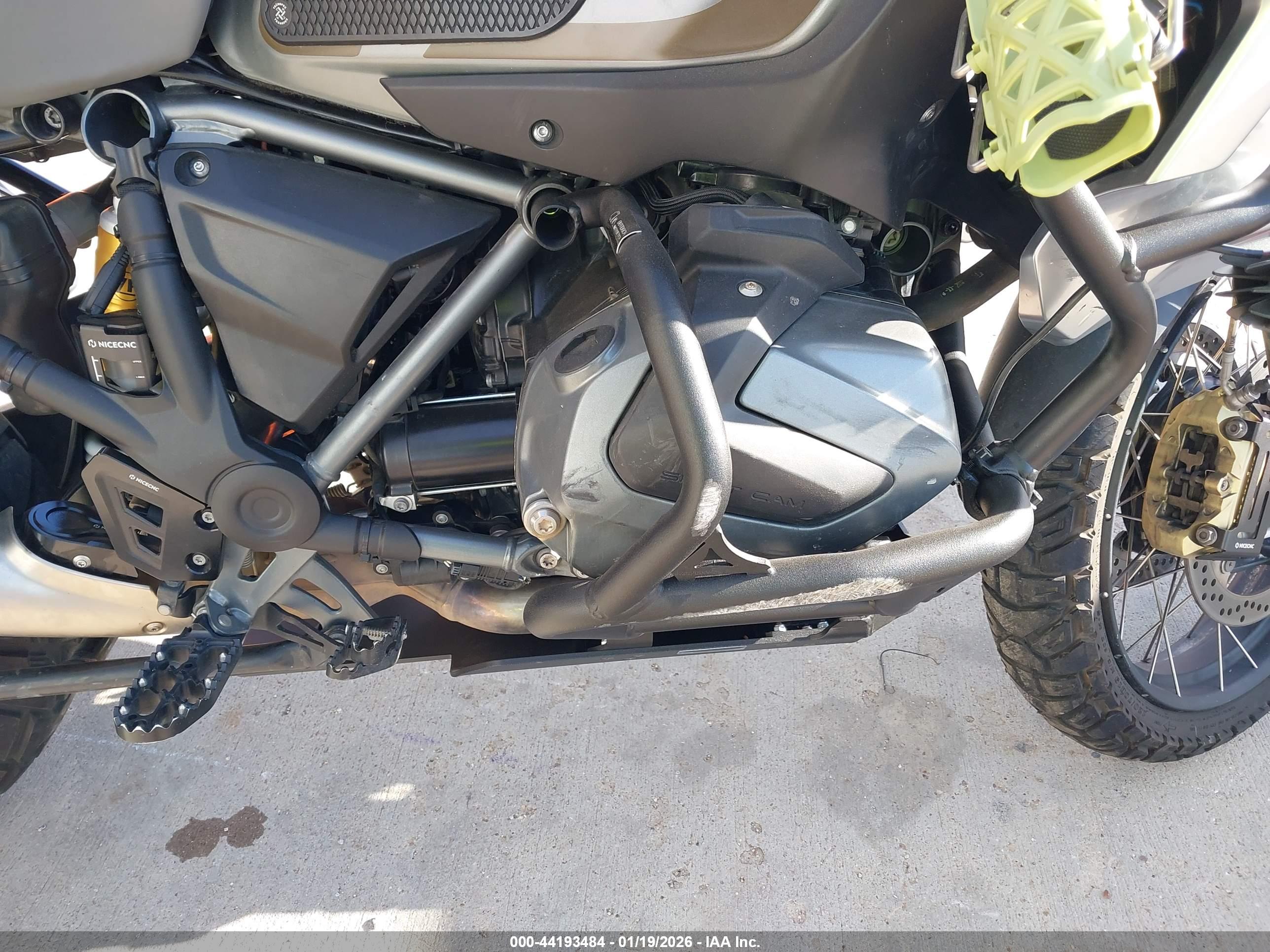BMW R image 8