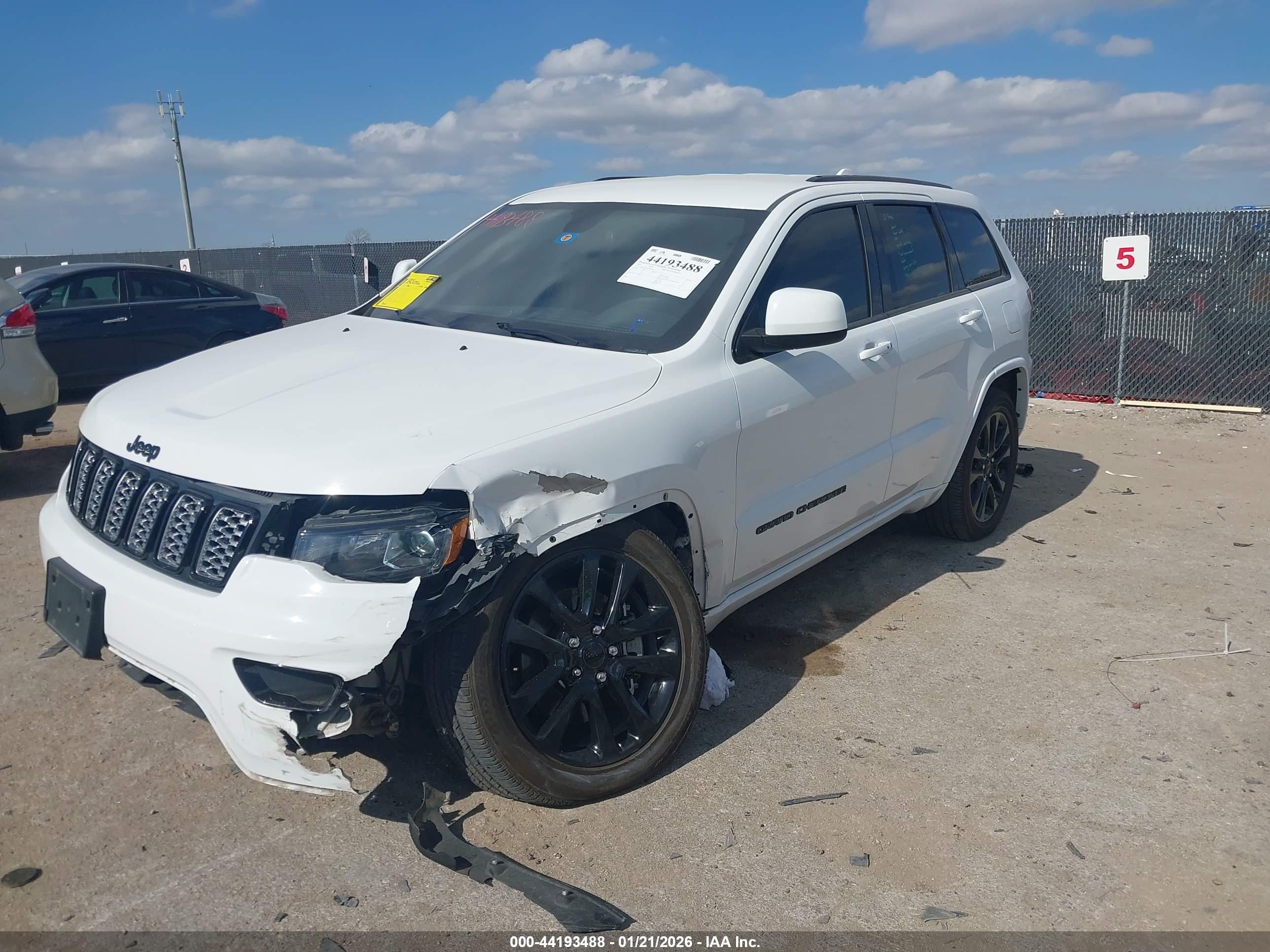 JEEP GRAND image 2