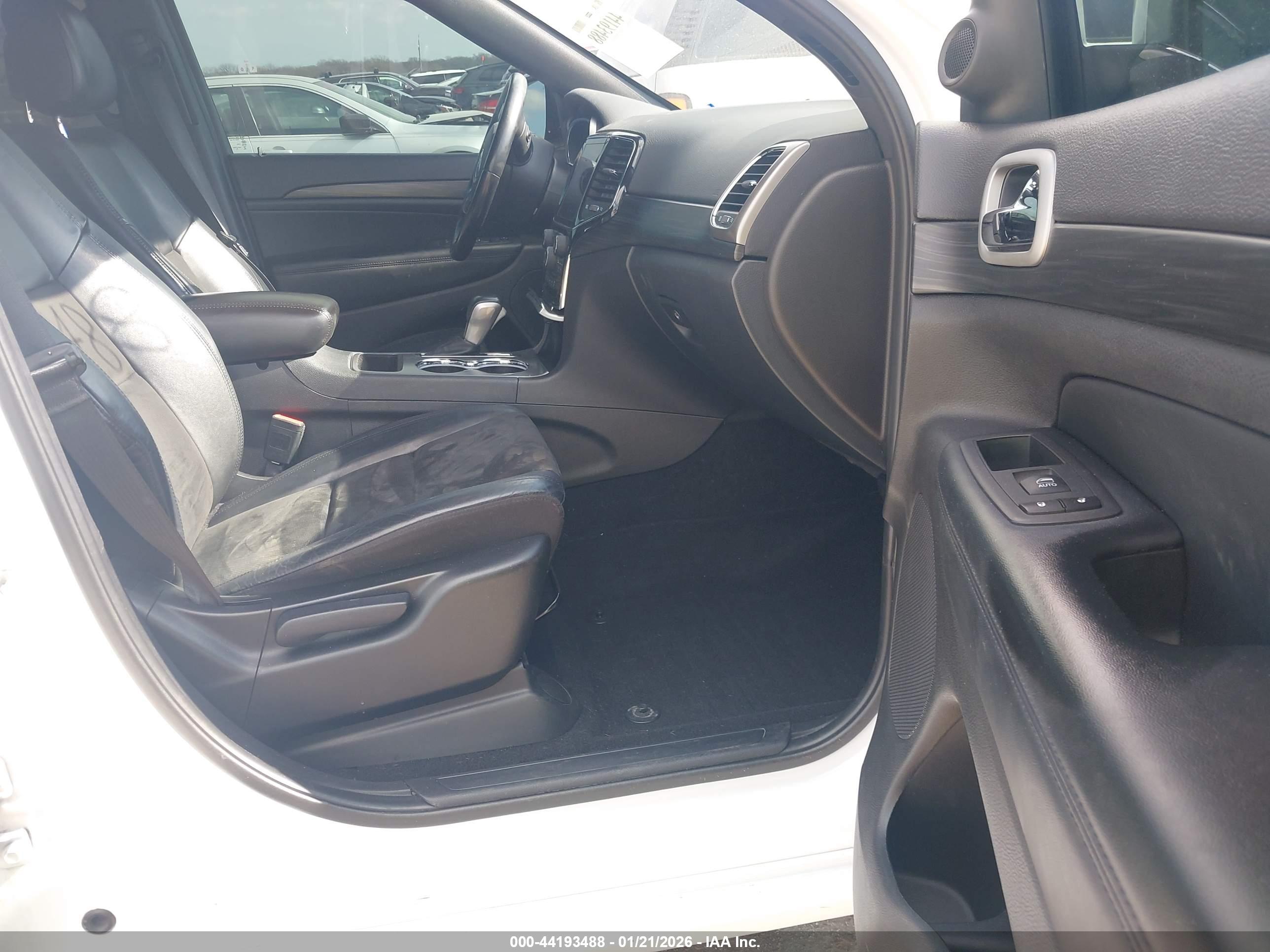 JEEP GRAND image 5