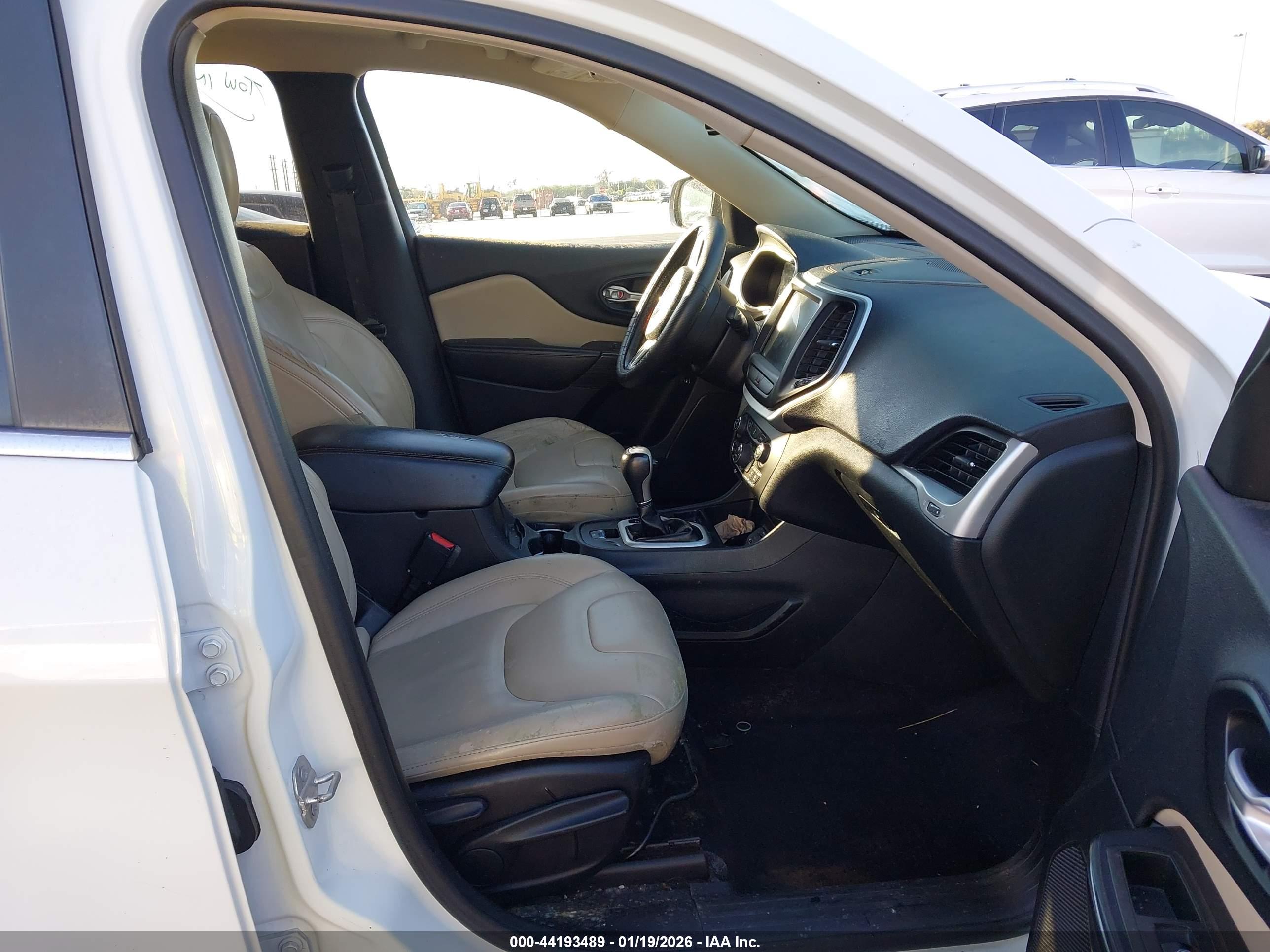 JEEP CHEROKEE image 5