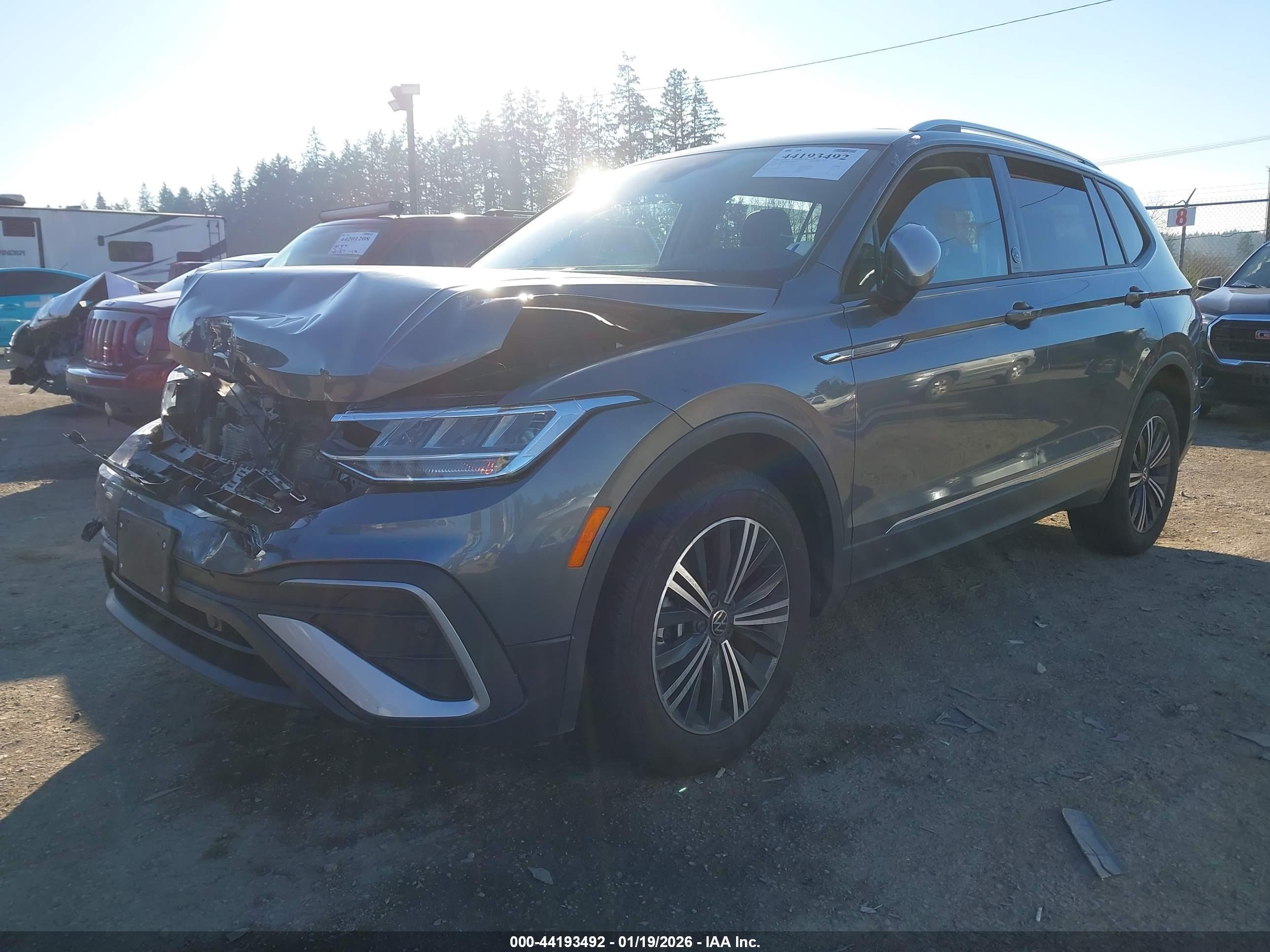 VOLKSWAGEN TIGUAN image 2