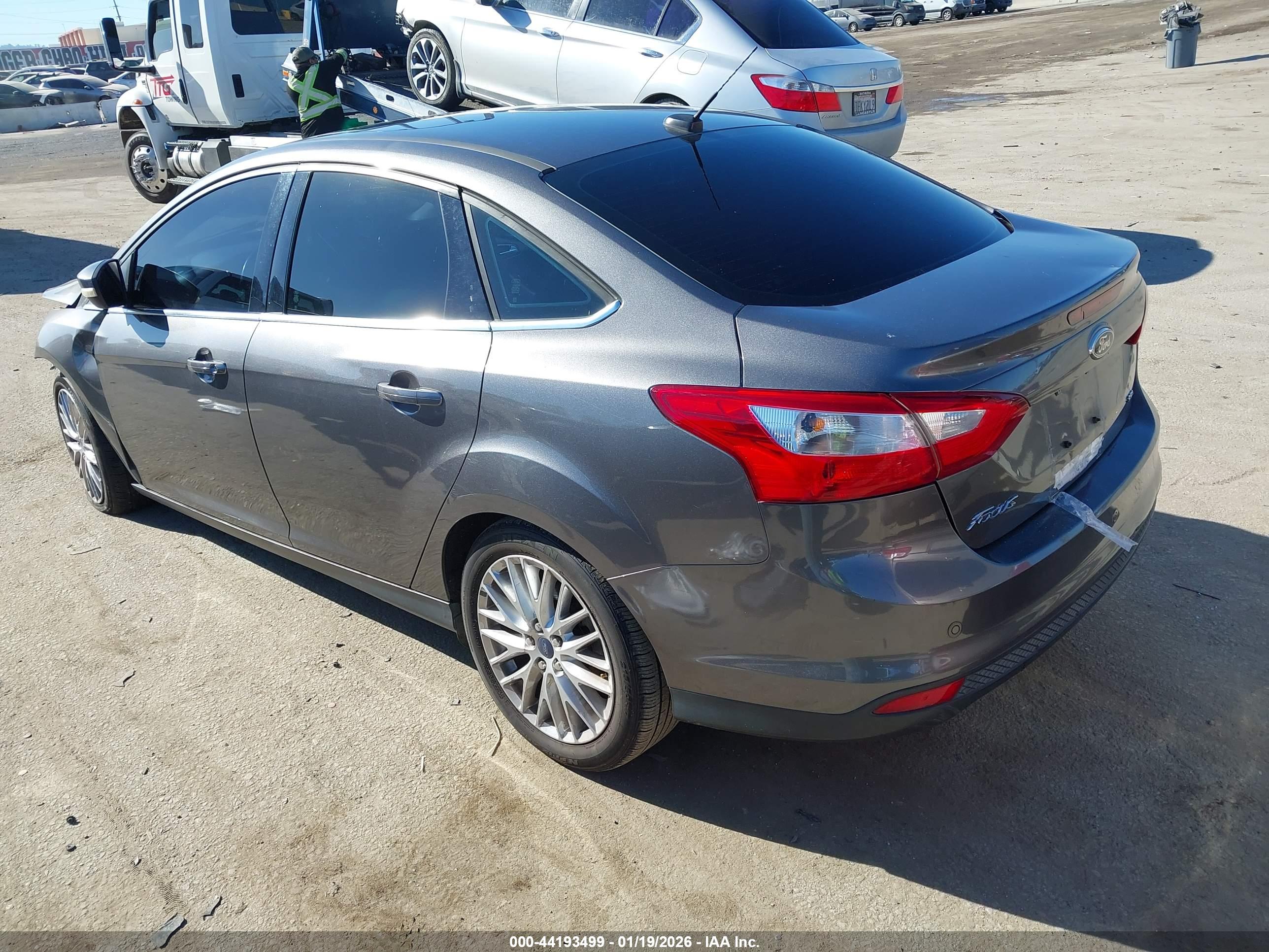 FORD FOCUS image 3