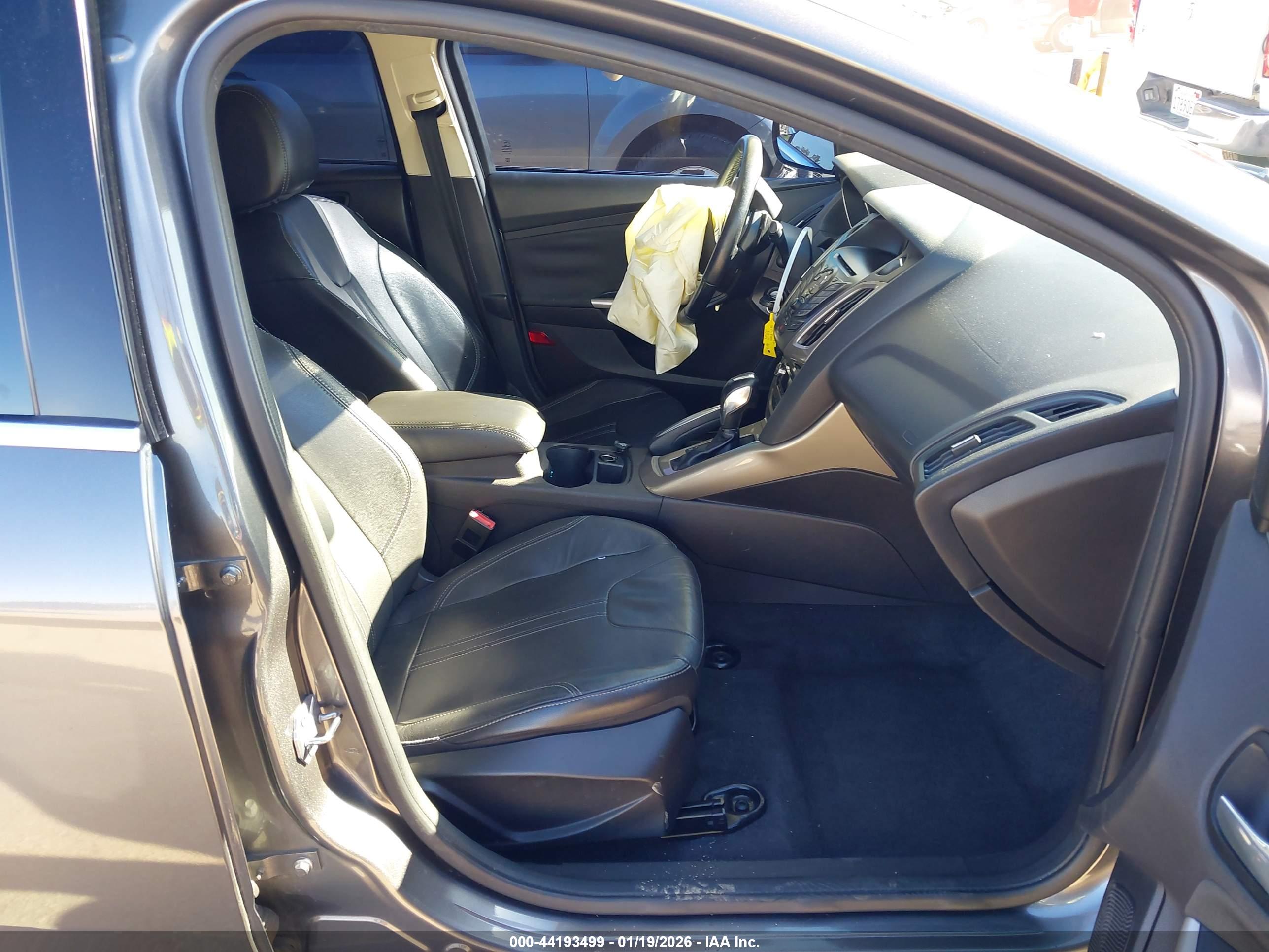 FORD FOCUS image 5