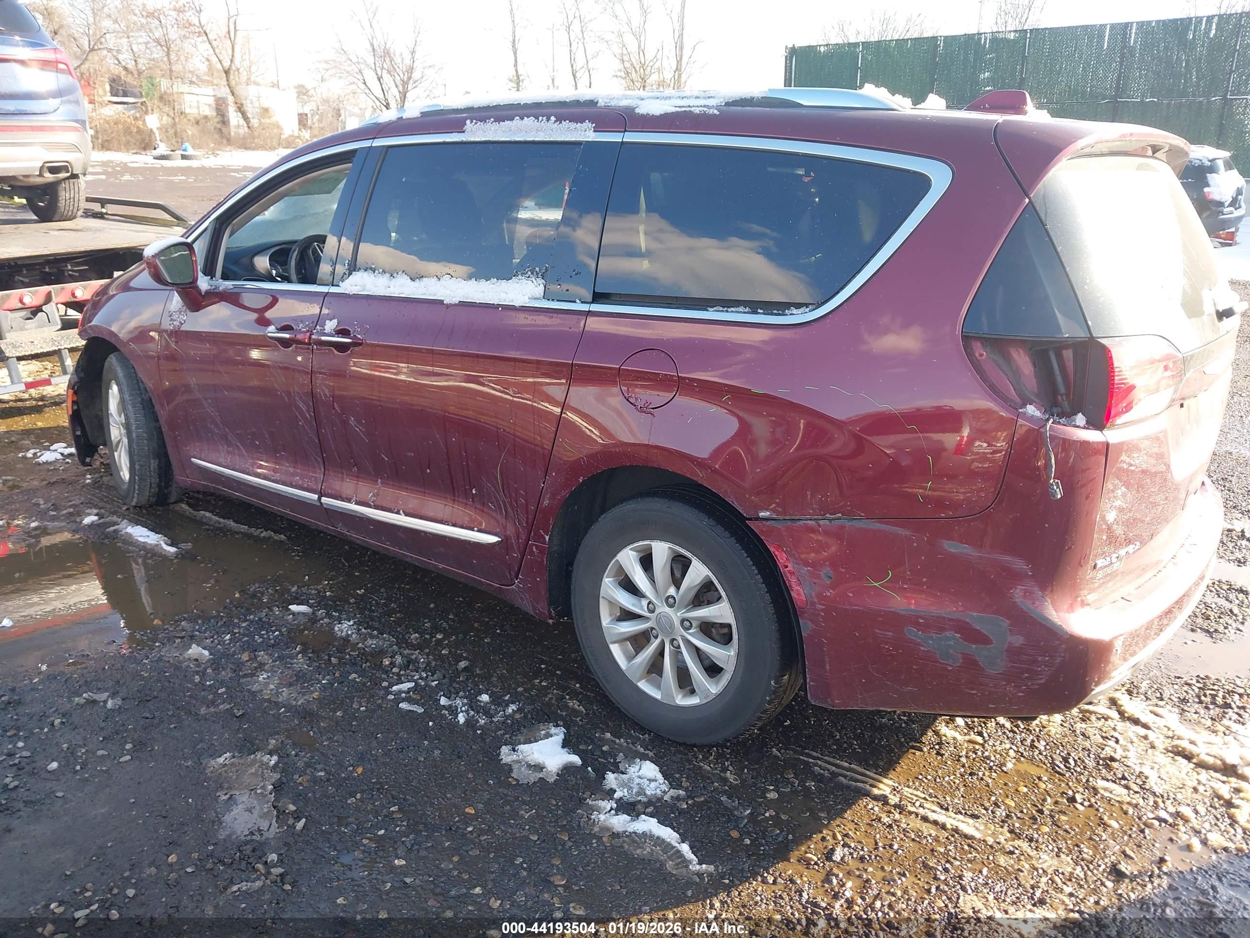 CHRYSLER PACIFICA image 3