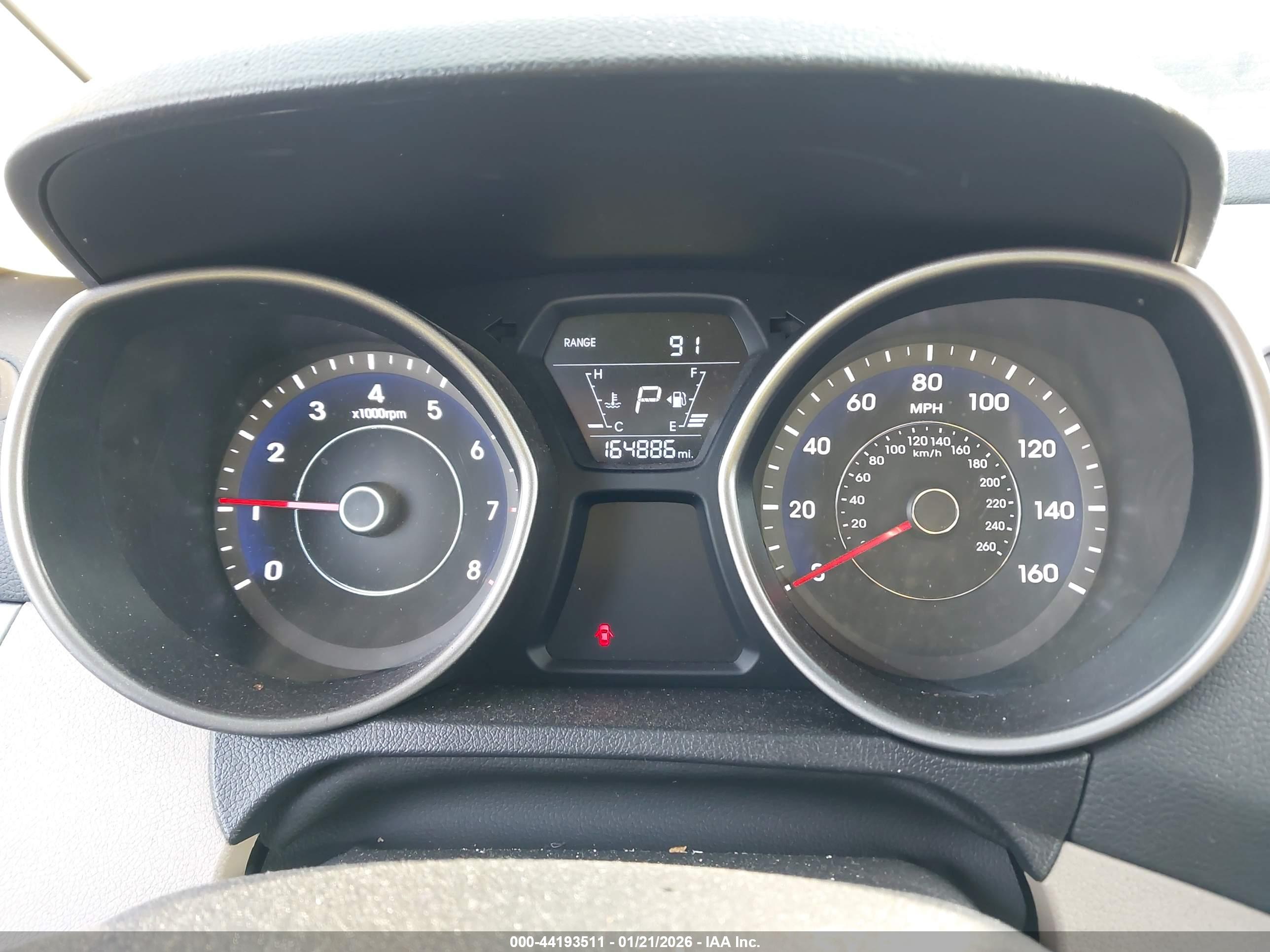 HYUNDAI ELANTRA image 7