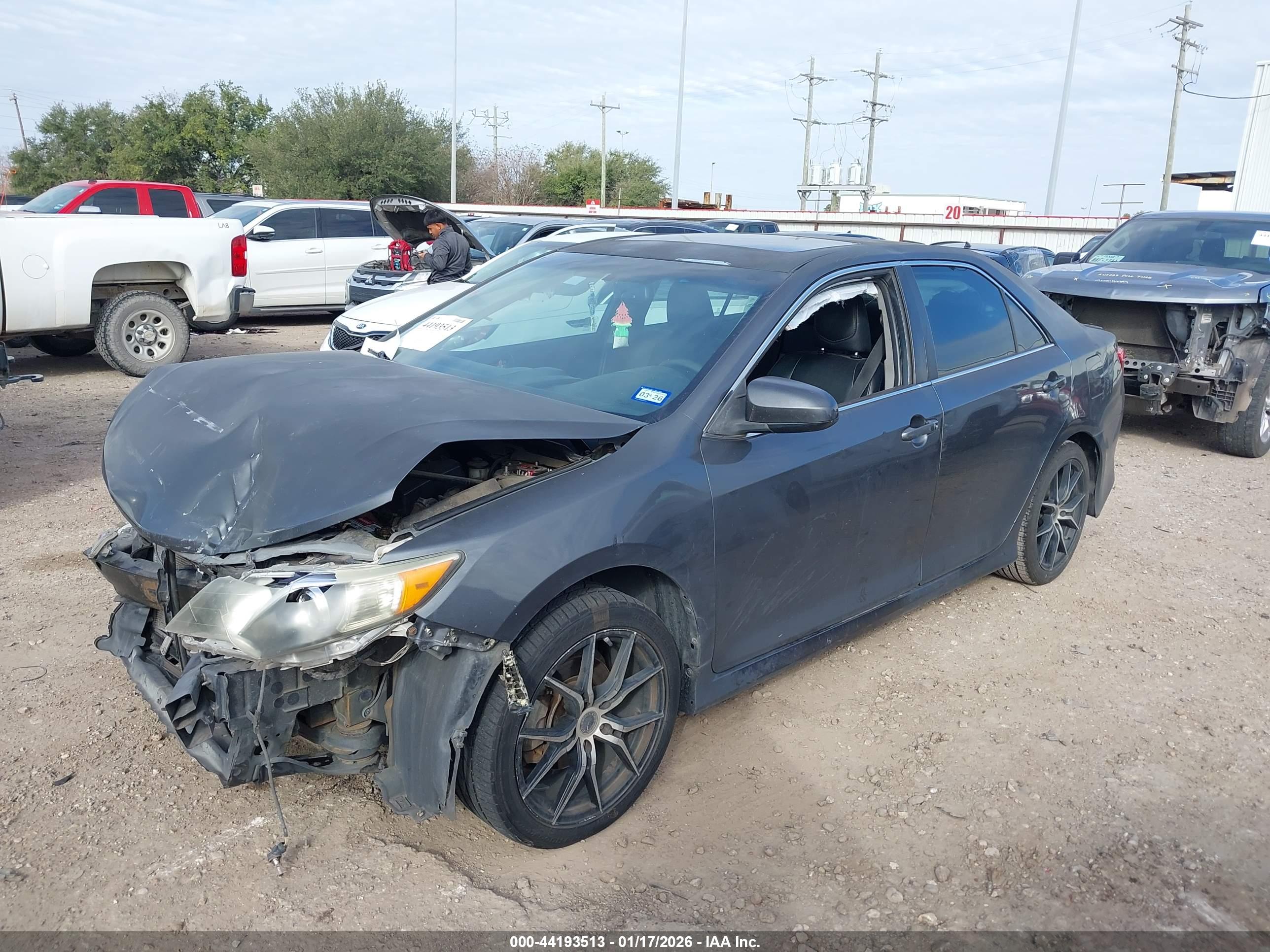 TOYOTA CAMRY image 2