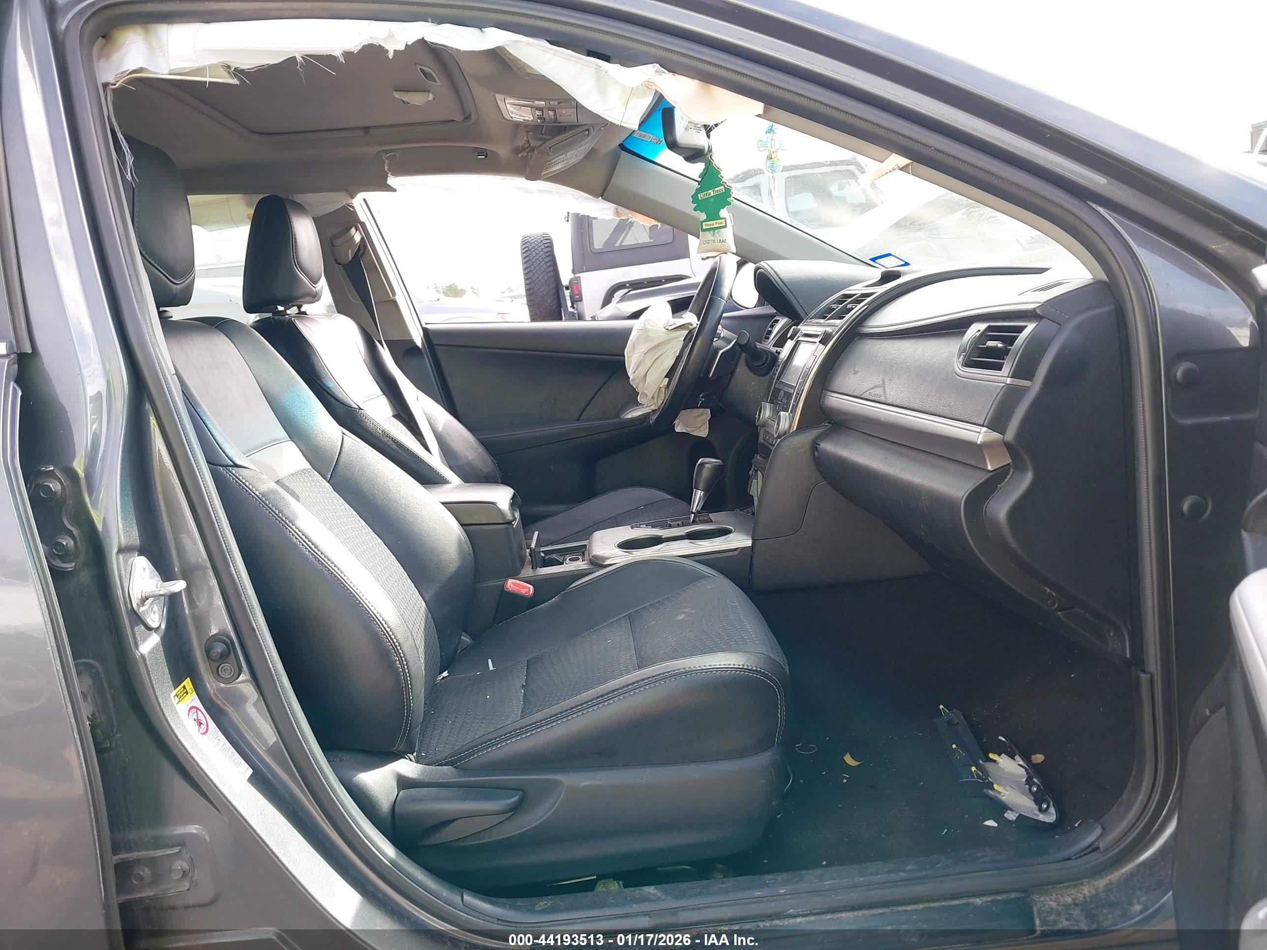 TOYOTA CAMRY image 5