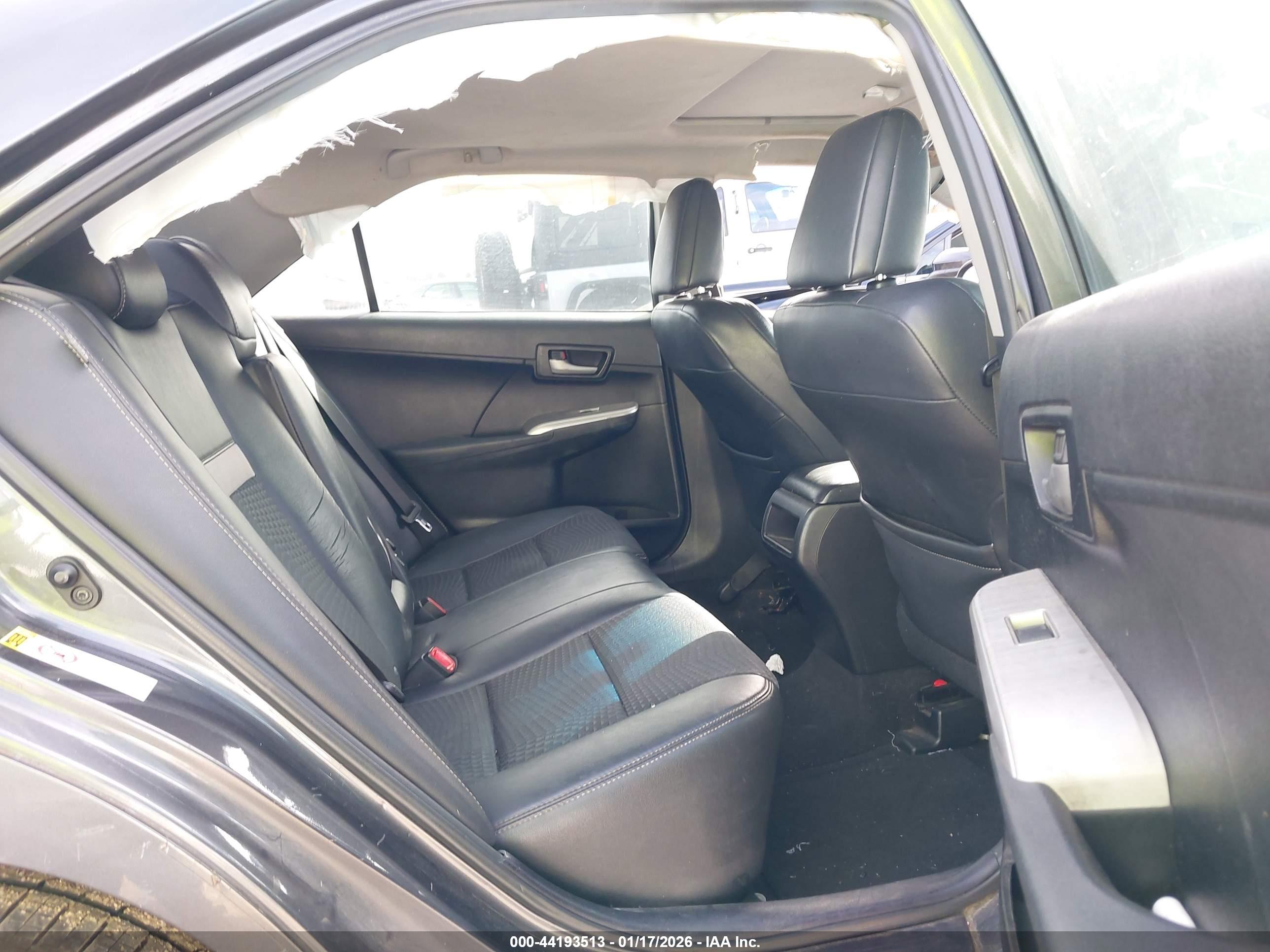 TOYOTA CAMRY image 8