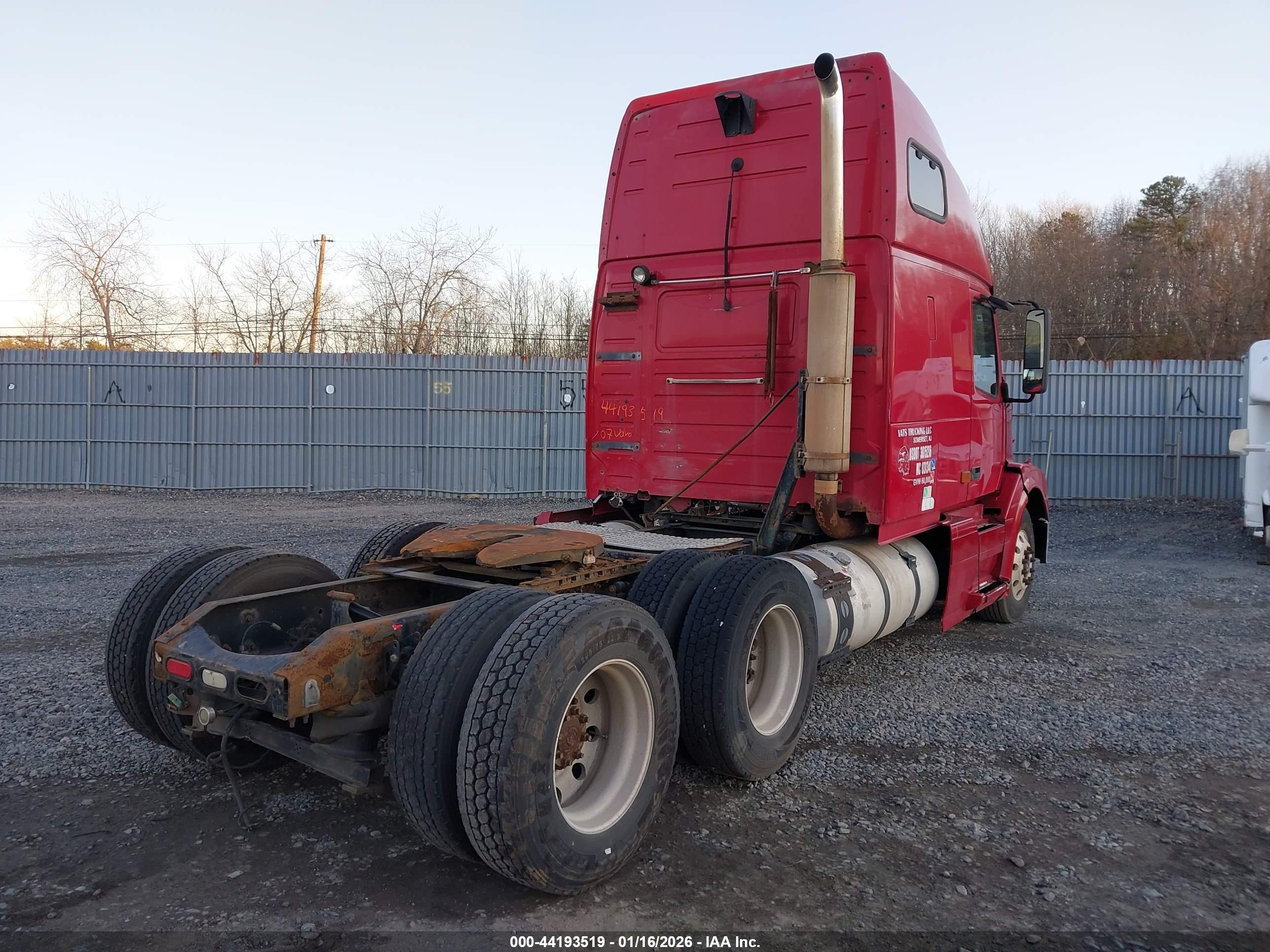 VOLVO VN image 4