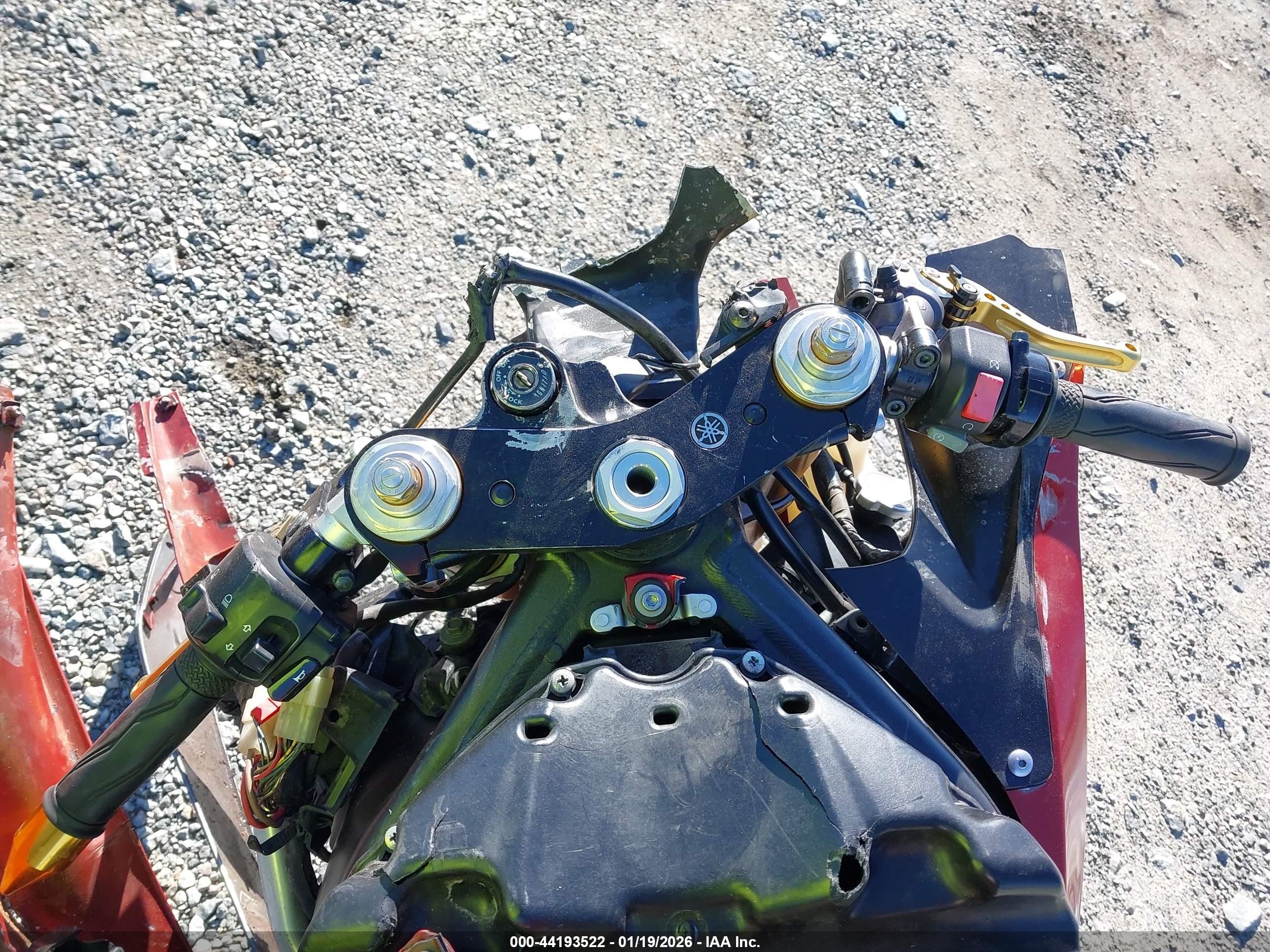 YAMAHA YZFR6 image 7
