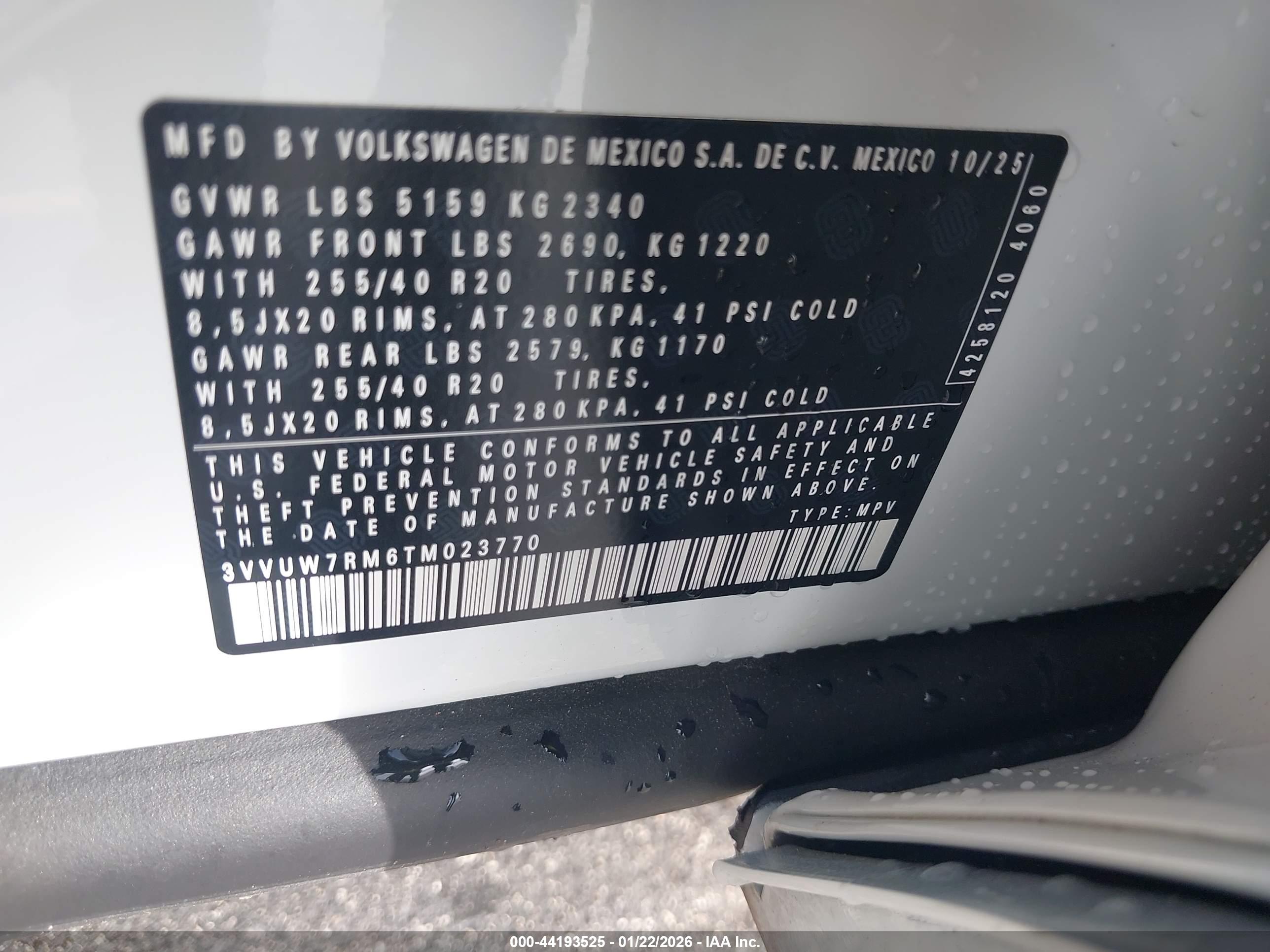 VOLKSWAGEN TIGUAN image 9