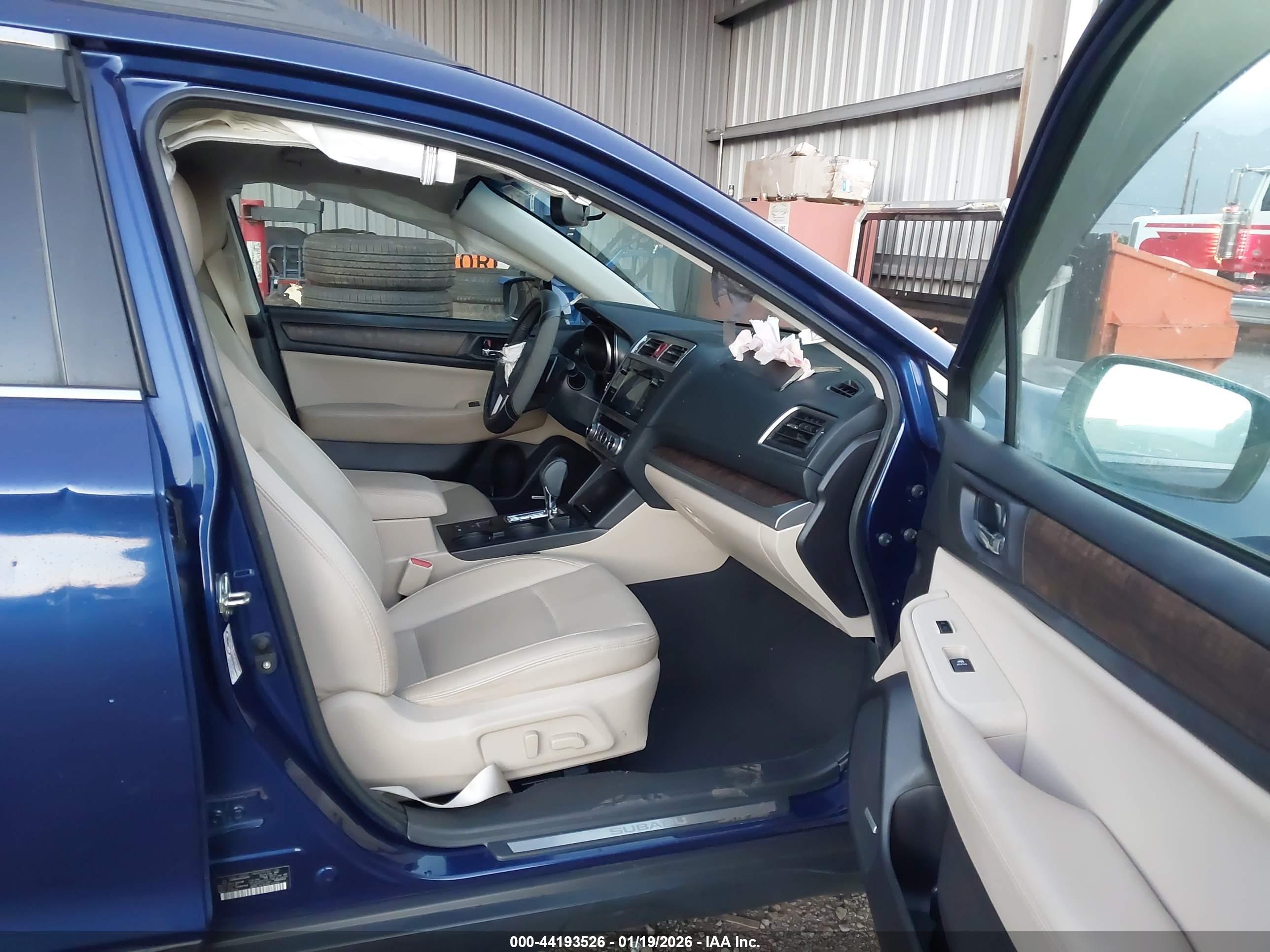 SUBARU OUTBACK image 5