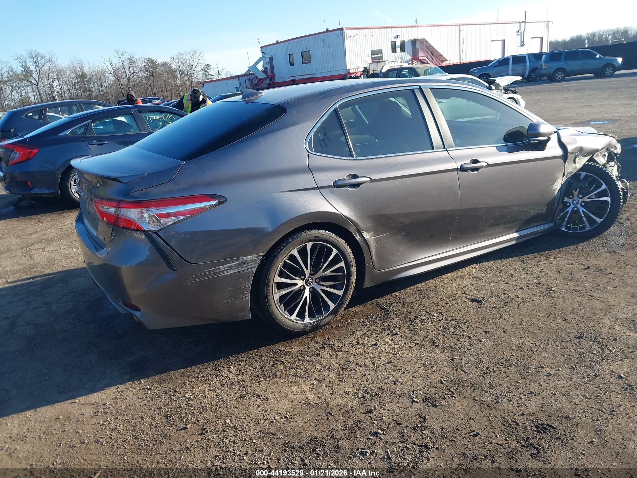 TOYOTA CAMRY image 4
