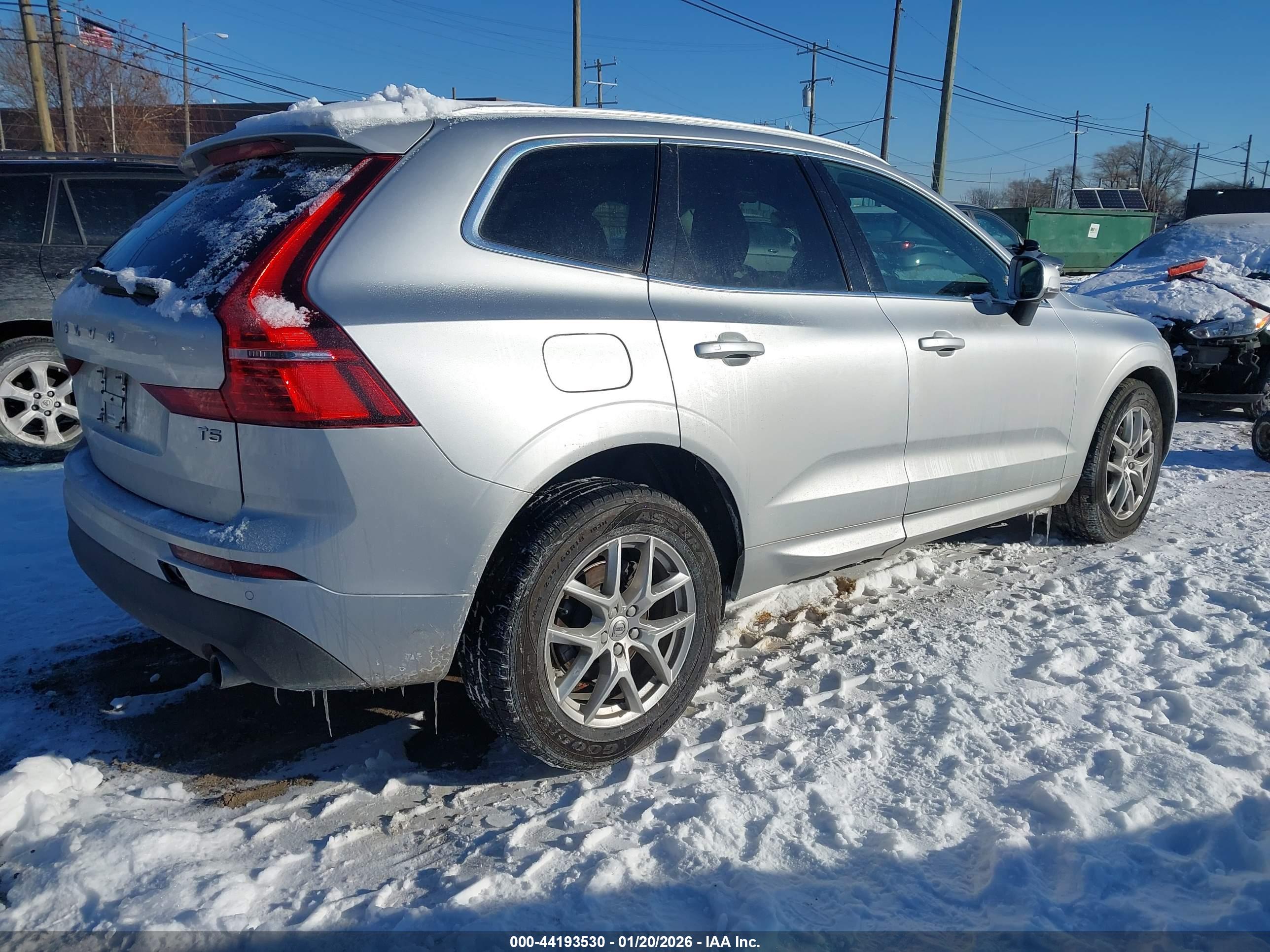 VOLVO XC60 image 4