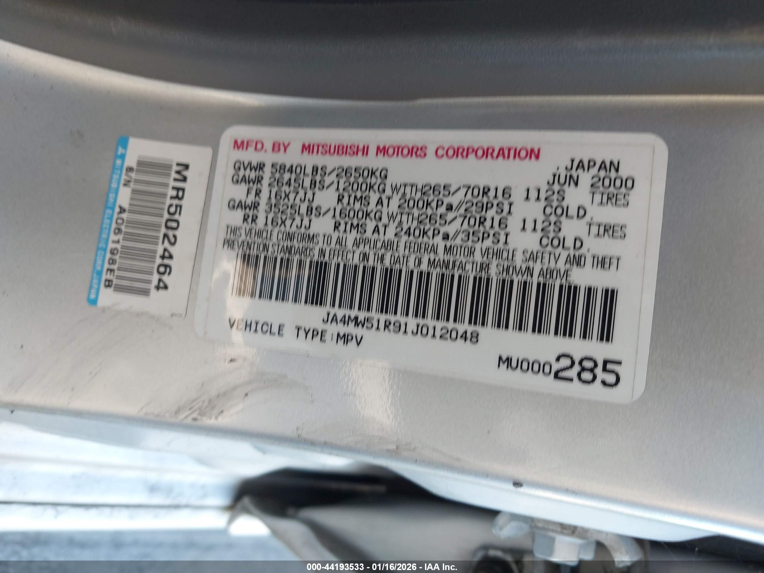 MITSUBISHI MONTERO image 9